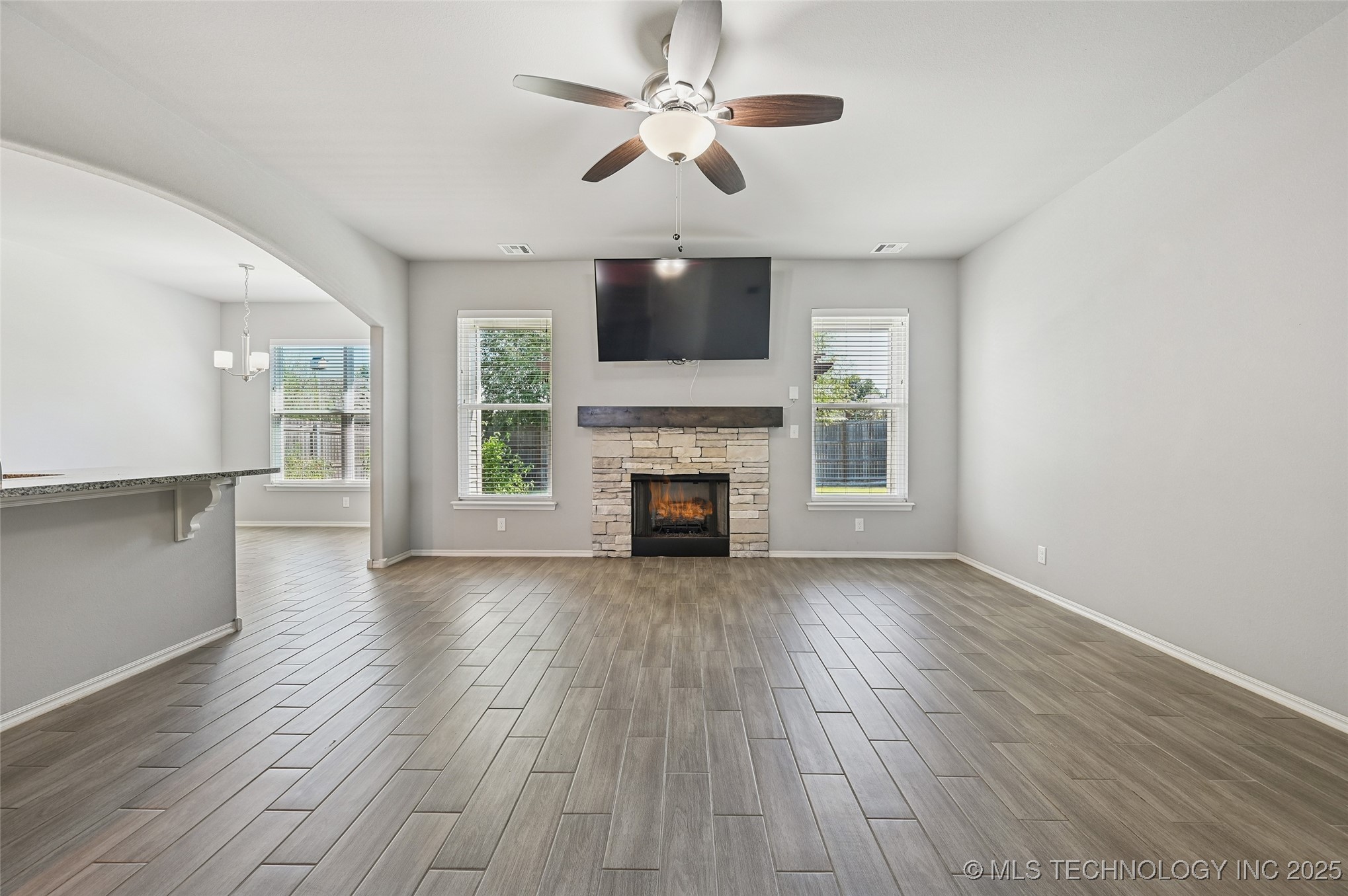 5109 S Nassau Avenue Property Photo 3