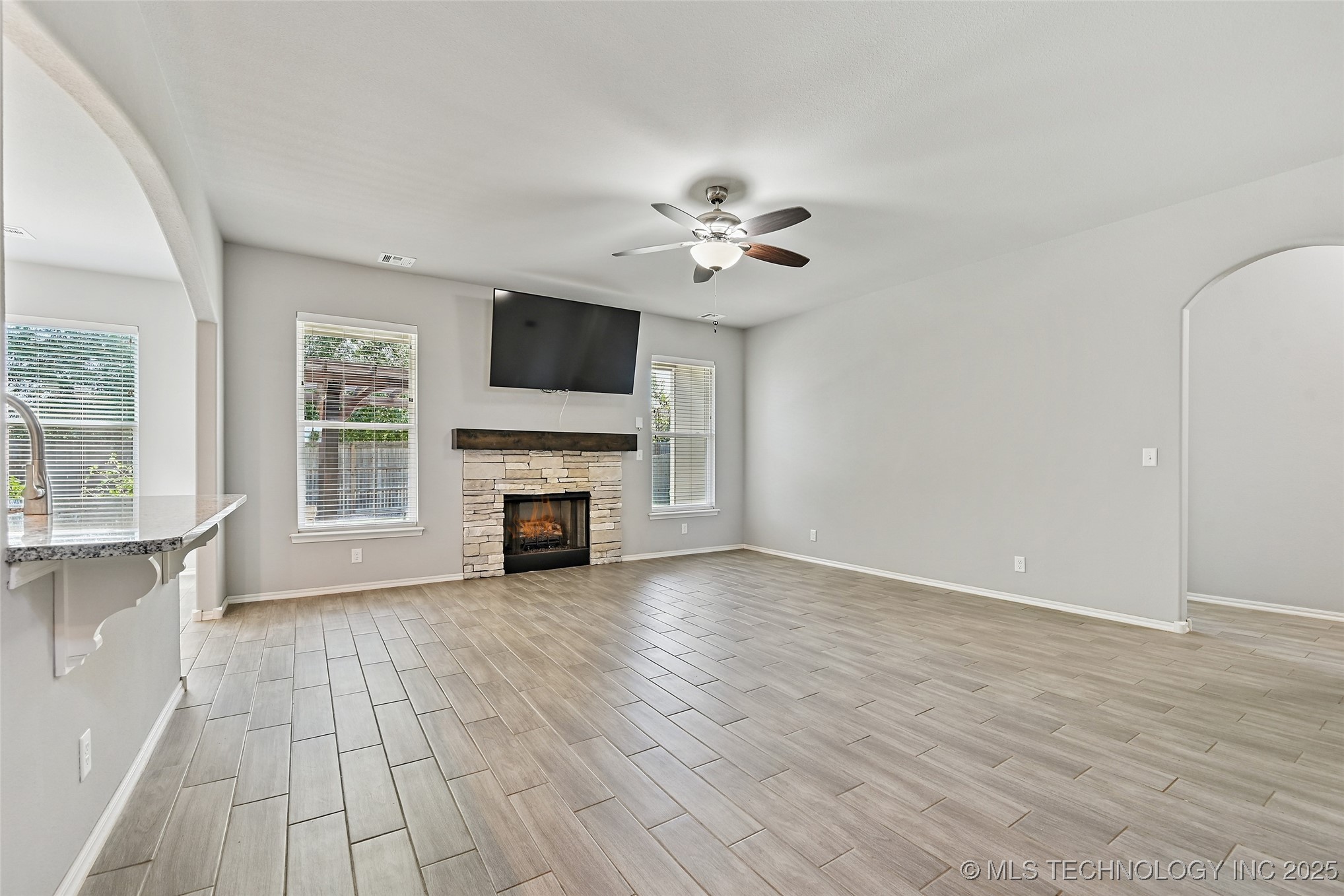 5109 S Nassau Avenue Property Photo 10