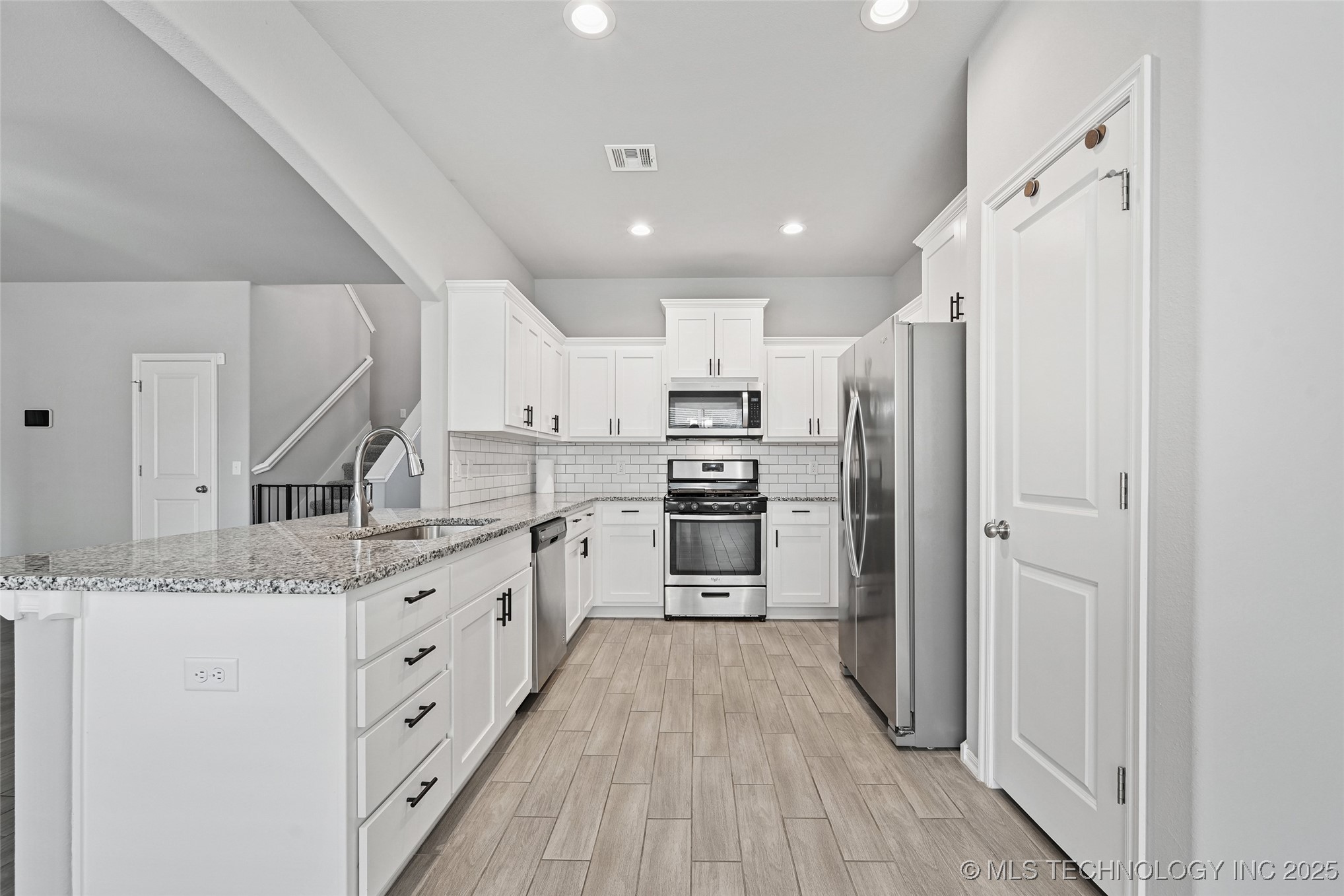 5109 S Nassau Avenue Property Photo 15