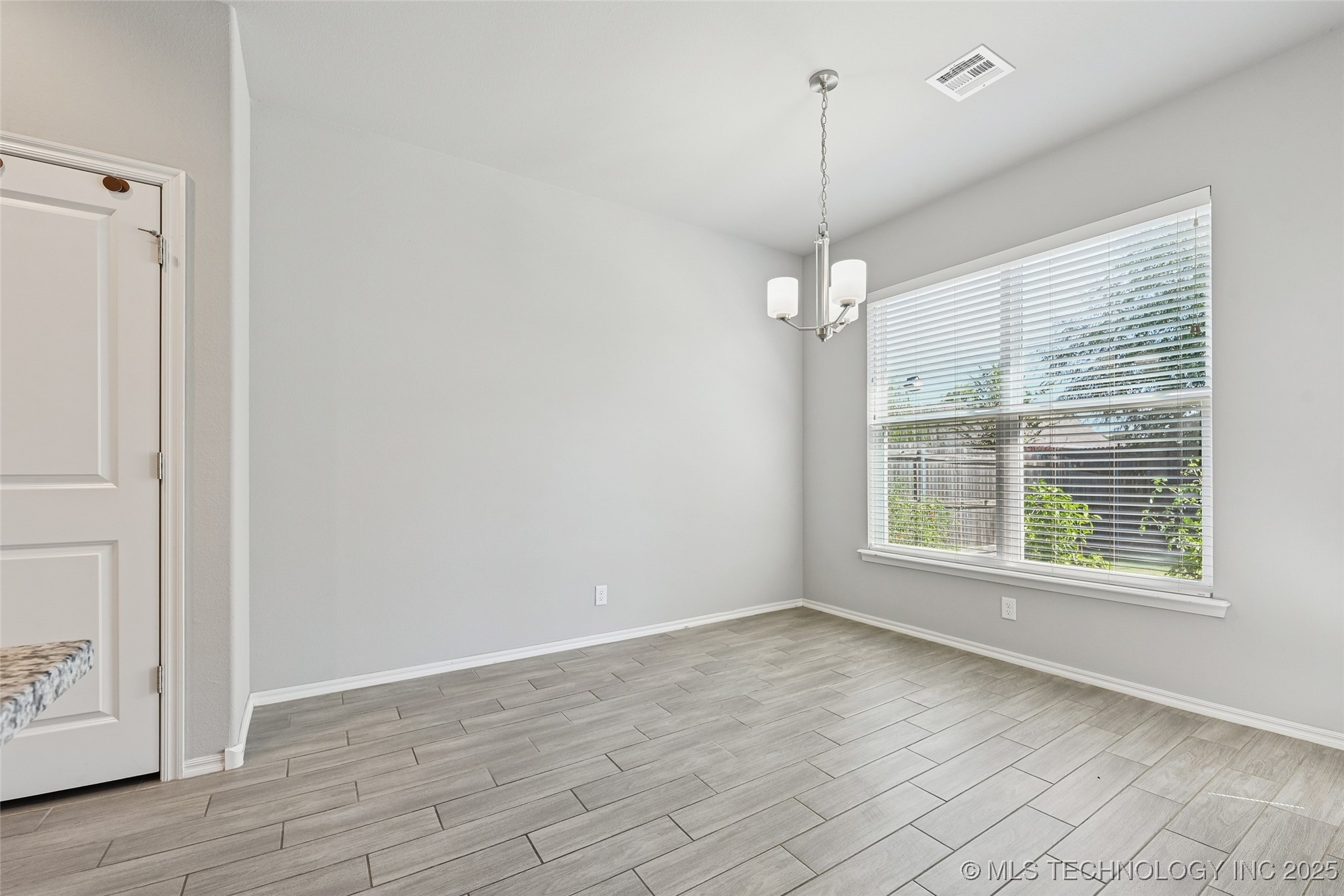 5109 S Nassau Avenue Property Photo 18