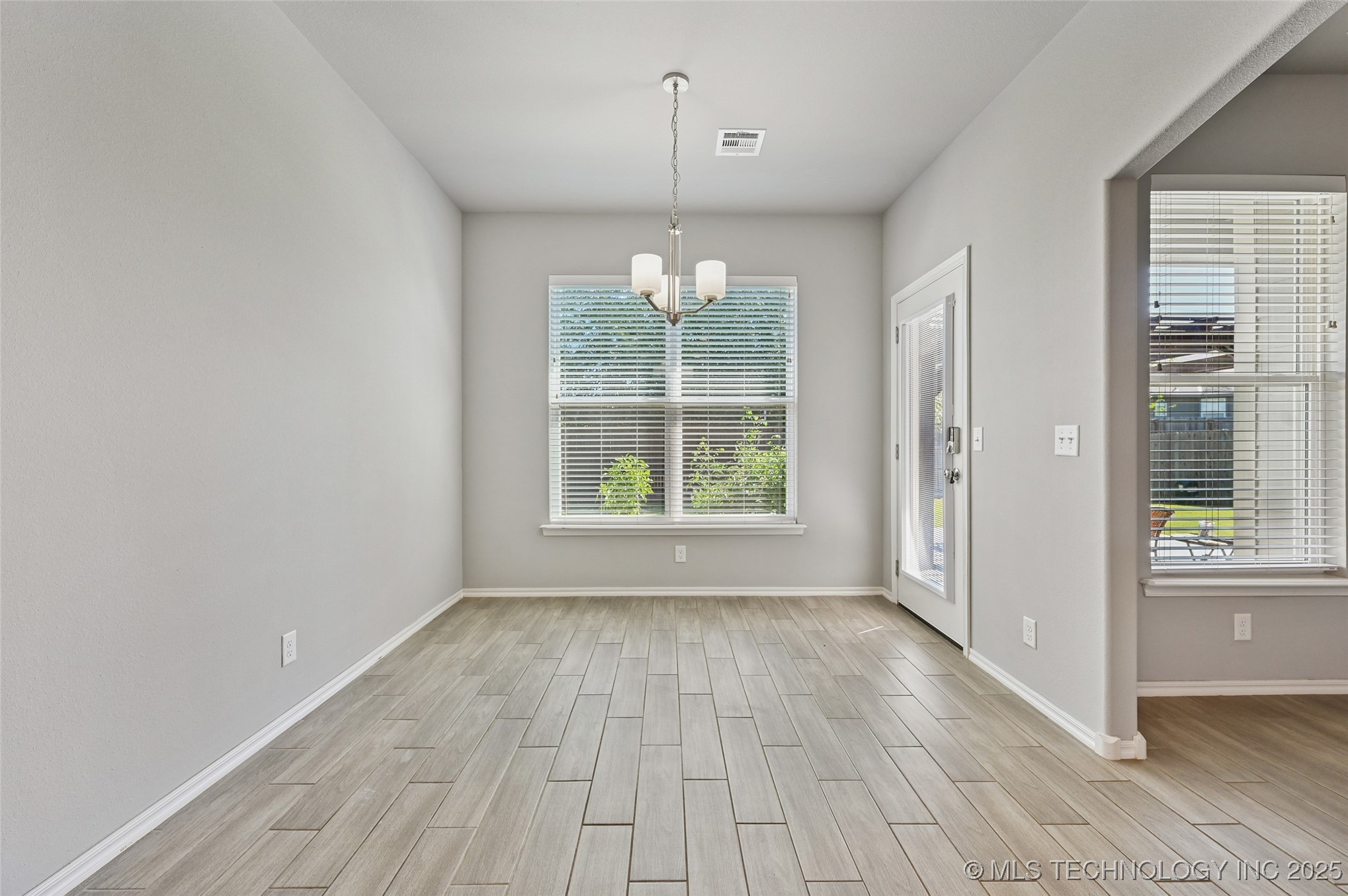 5109 S Nassau Avenue Property Photo 19