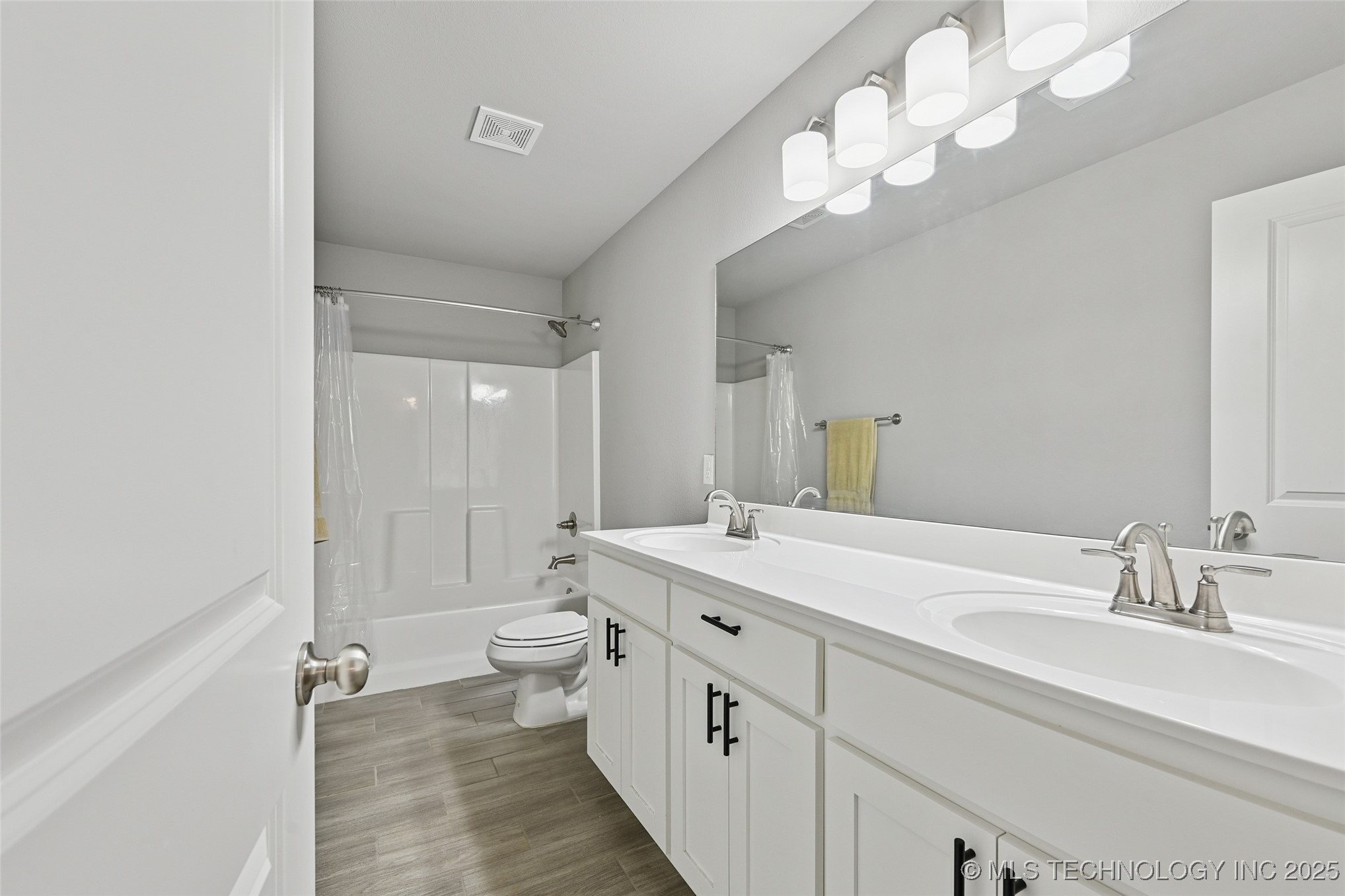 5109 S Nassau Avenue Property Photo 32