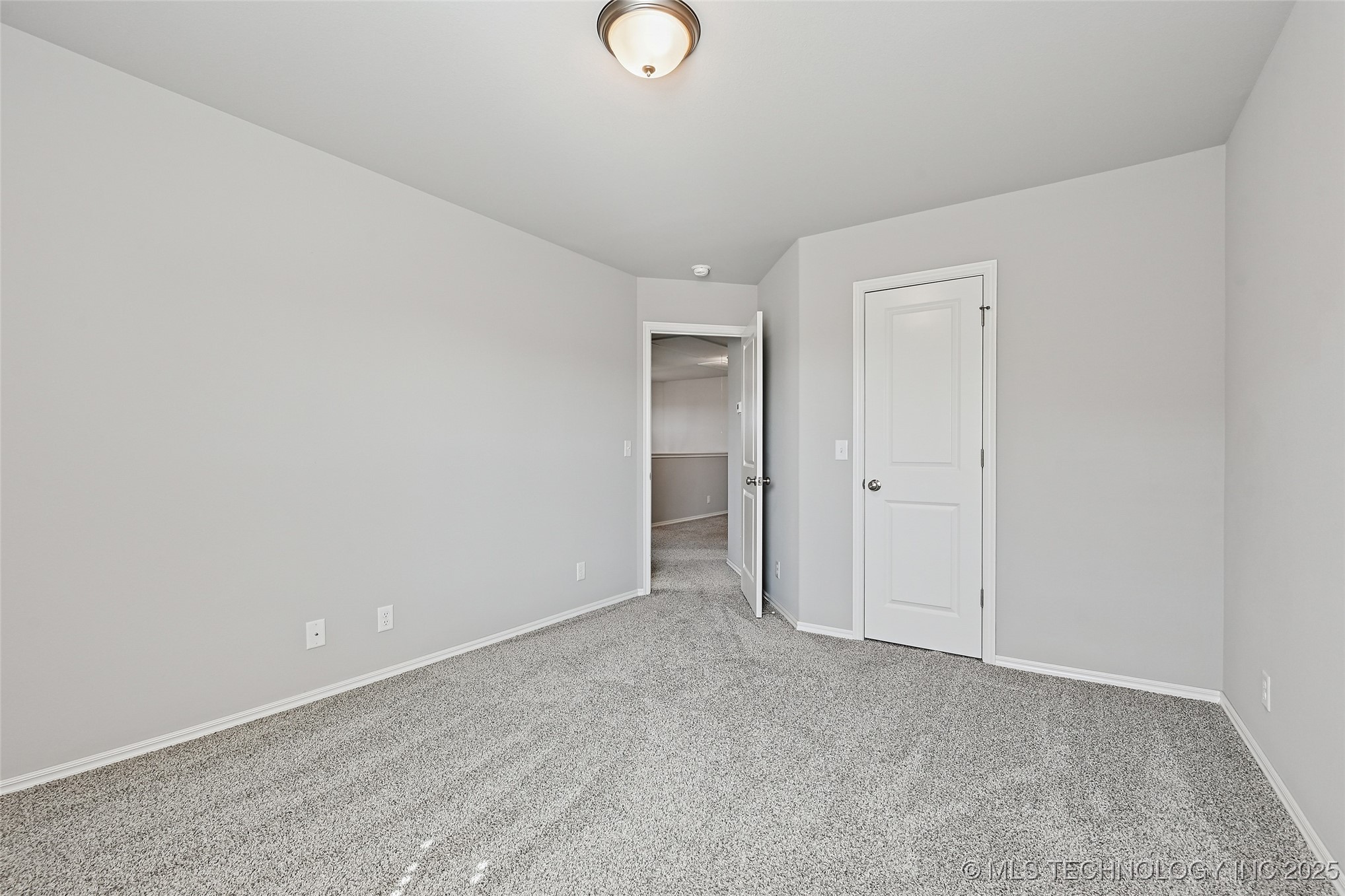 5109 S Nassau Avenue Property Photo 34