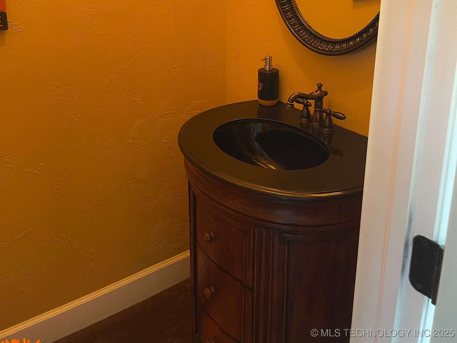 9505 S Rose Road Property Photo 21