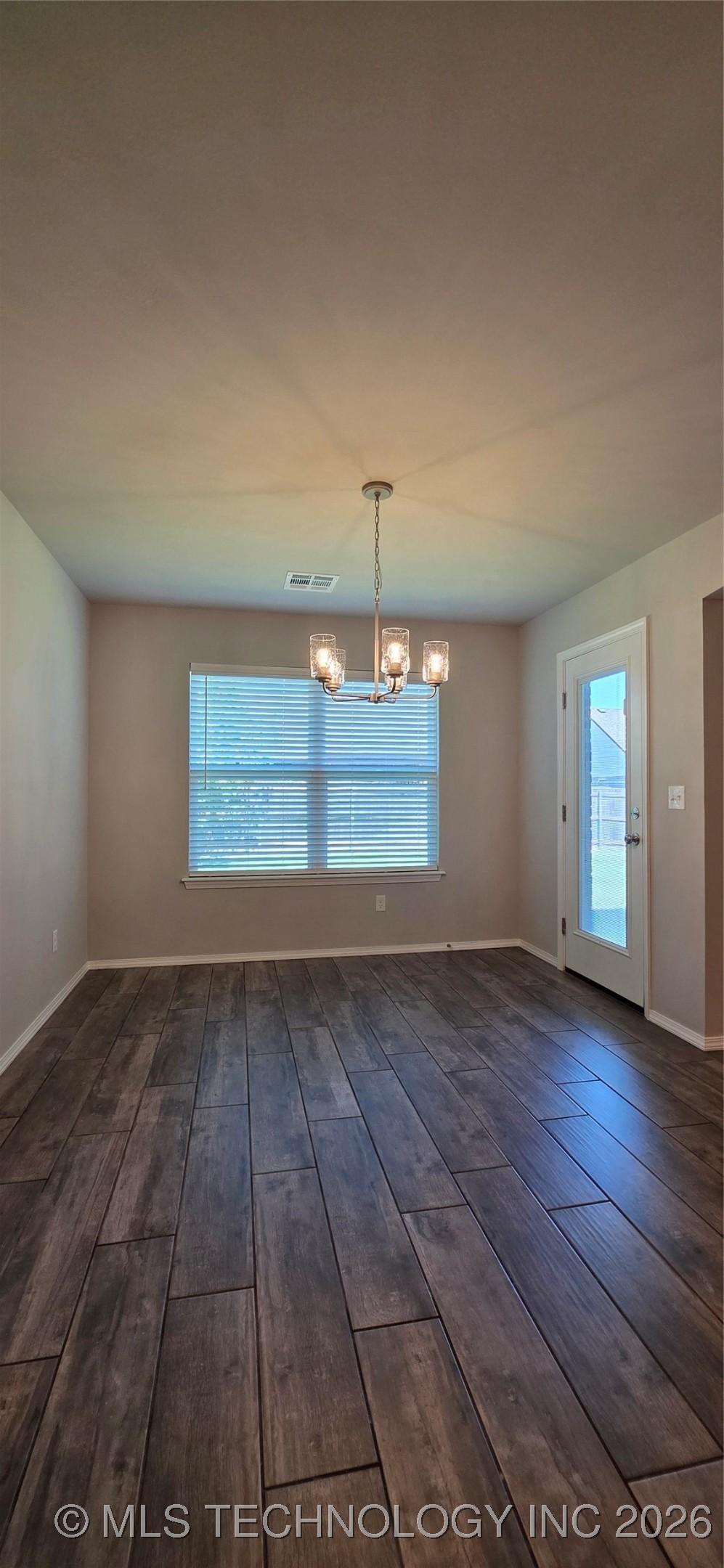 1502 E Utica Place Property Photo 13