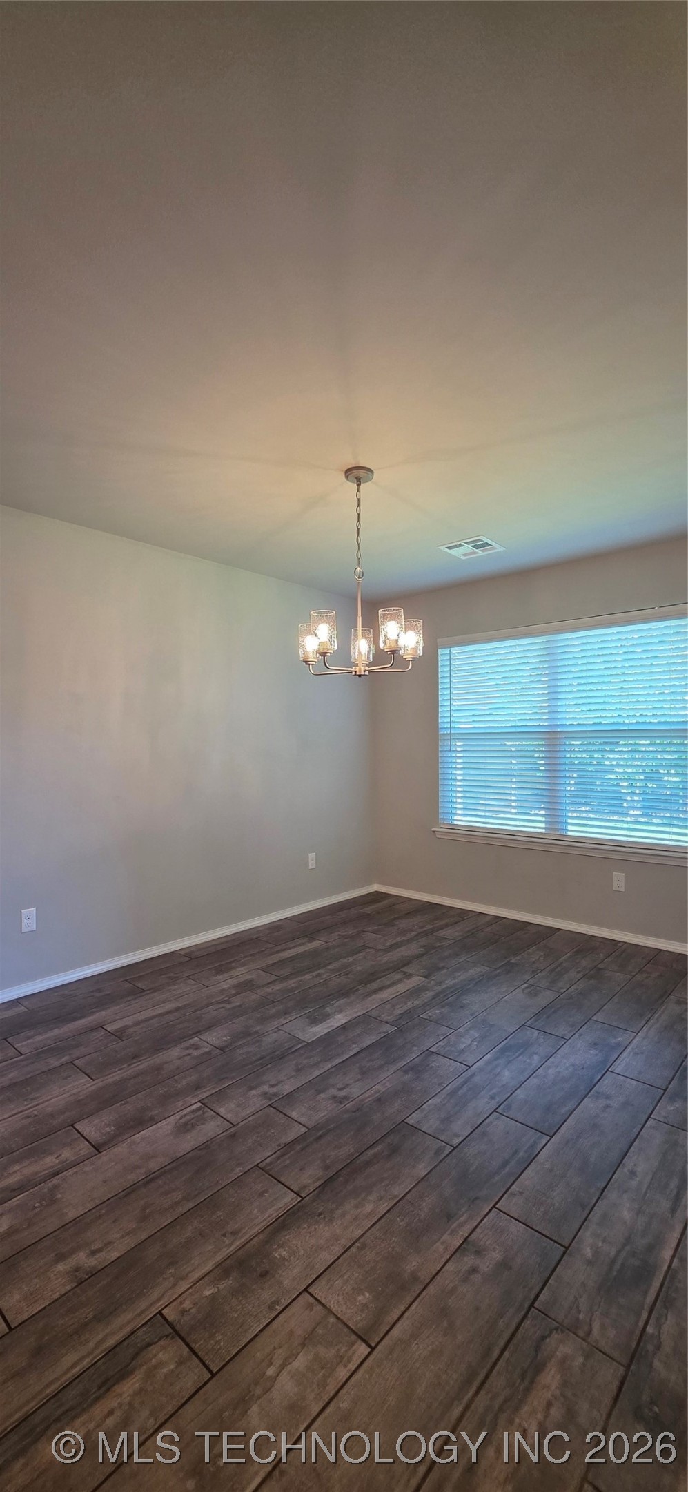 1502 E Utica Place Property Photo 14