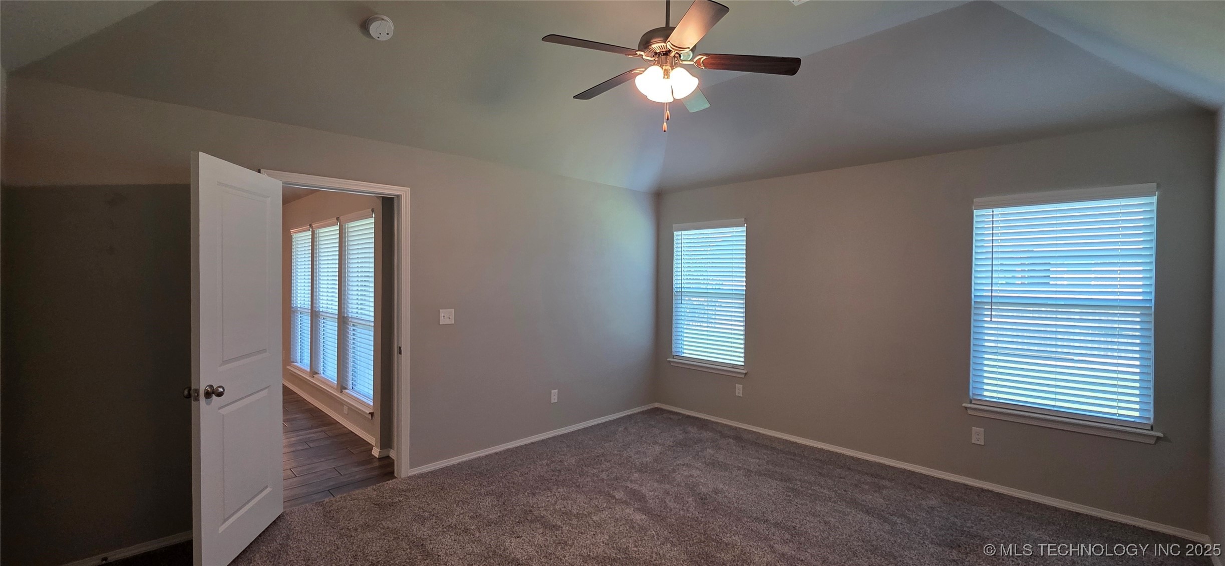 1502 E Utica Place Property Photo 23