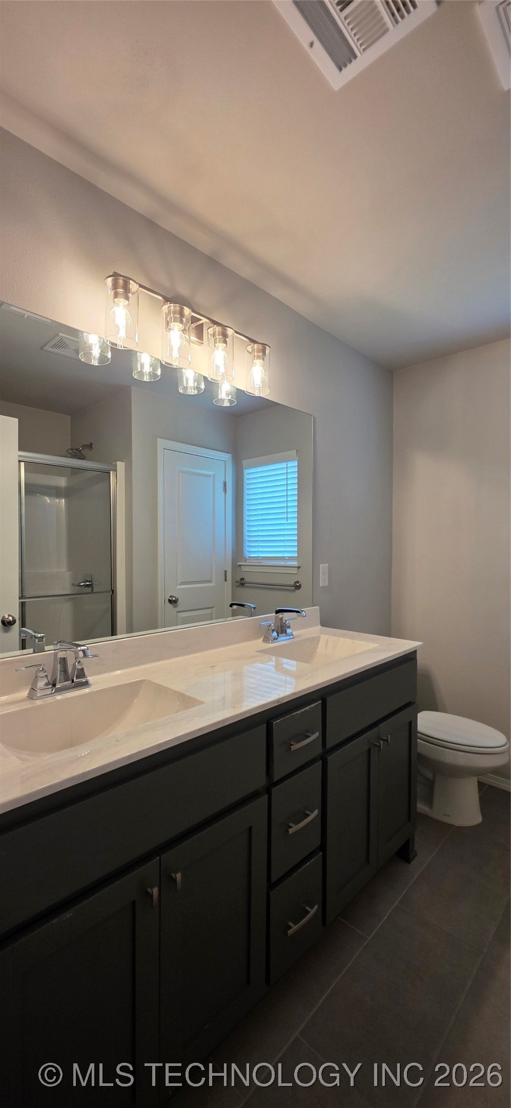 1502 E Utica Place Property Photo 27