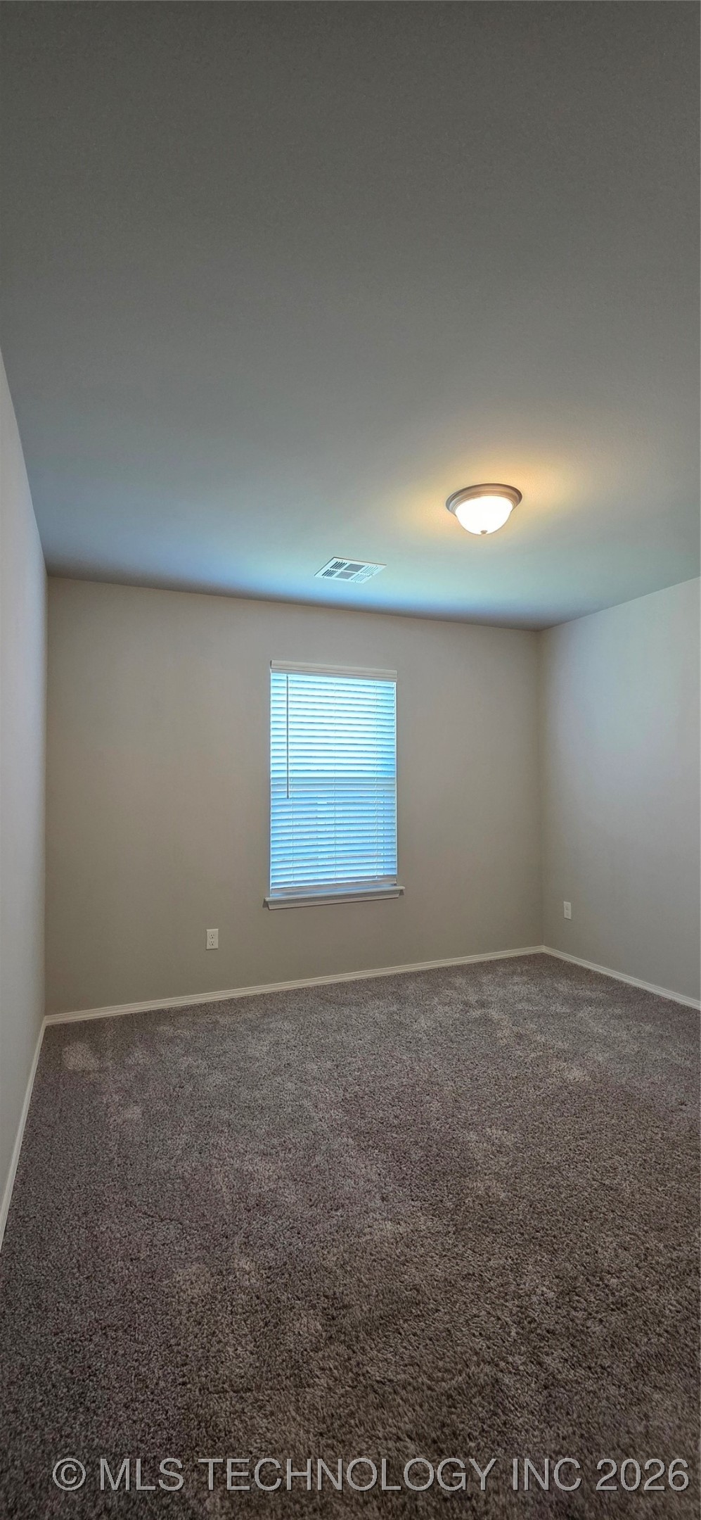 1502 E Utica Place Property Photo 32