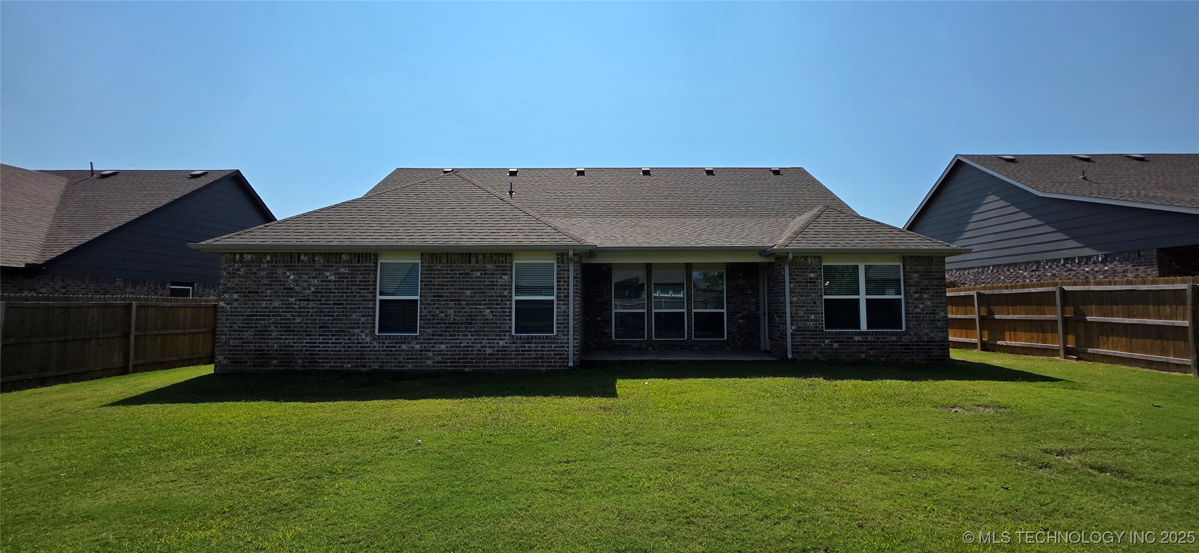 1502 E Utica Place Property Photo 38