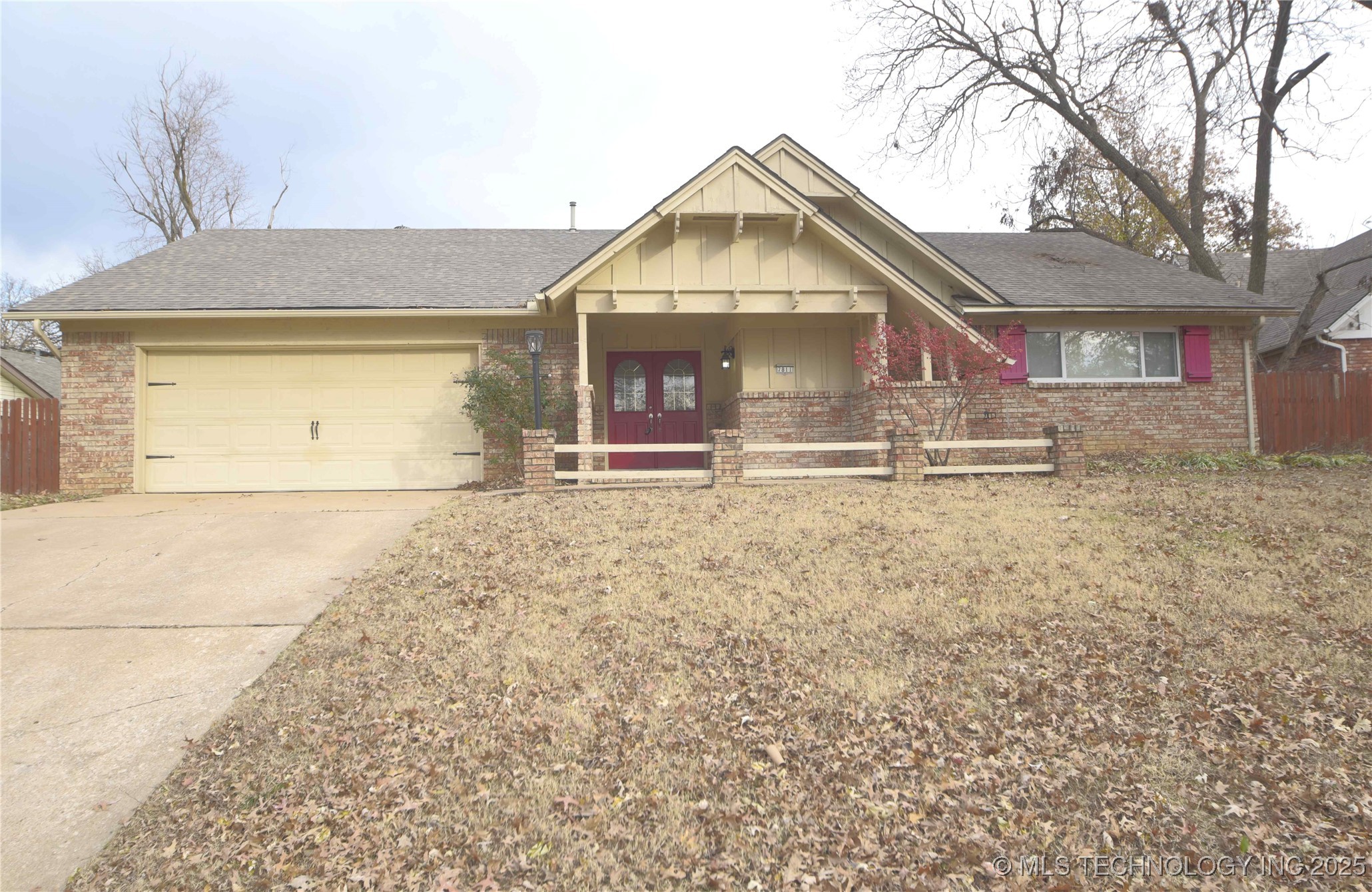 7811 S College Avenue Property Photo 1