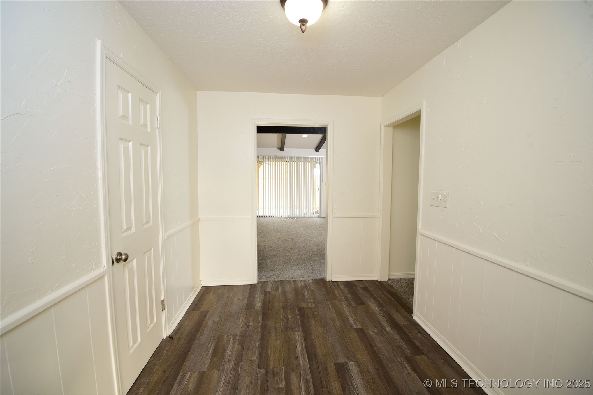 7811 S College Avenue Property Photo 2