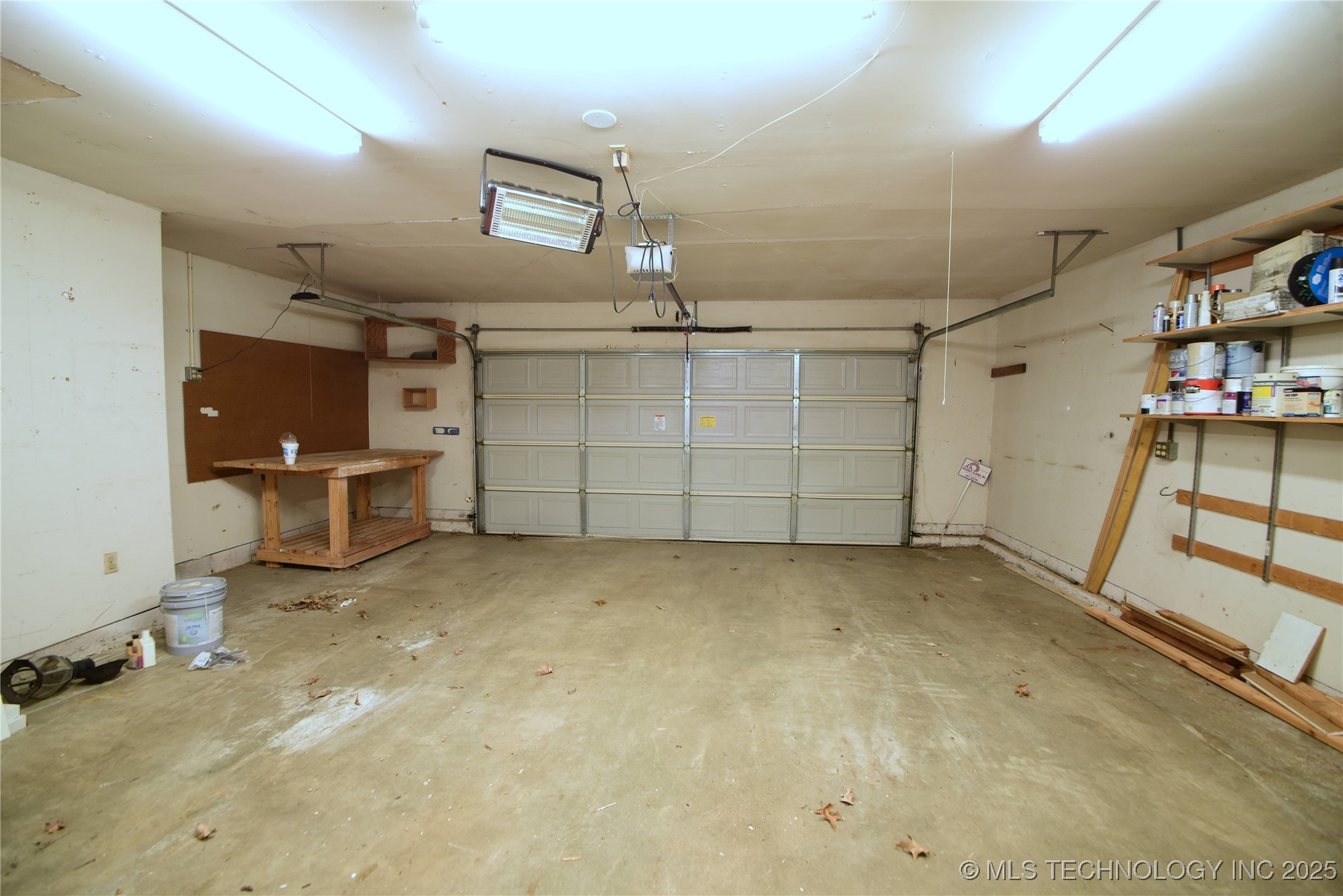 7811 S College Avenue Property Photo 10