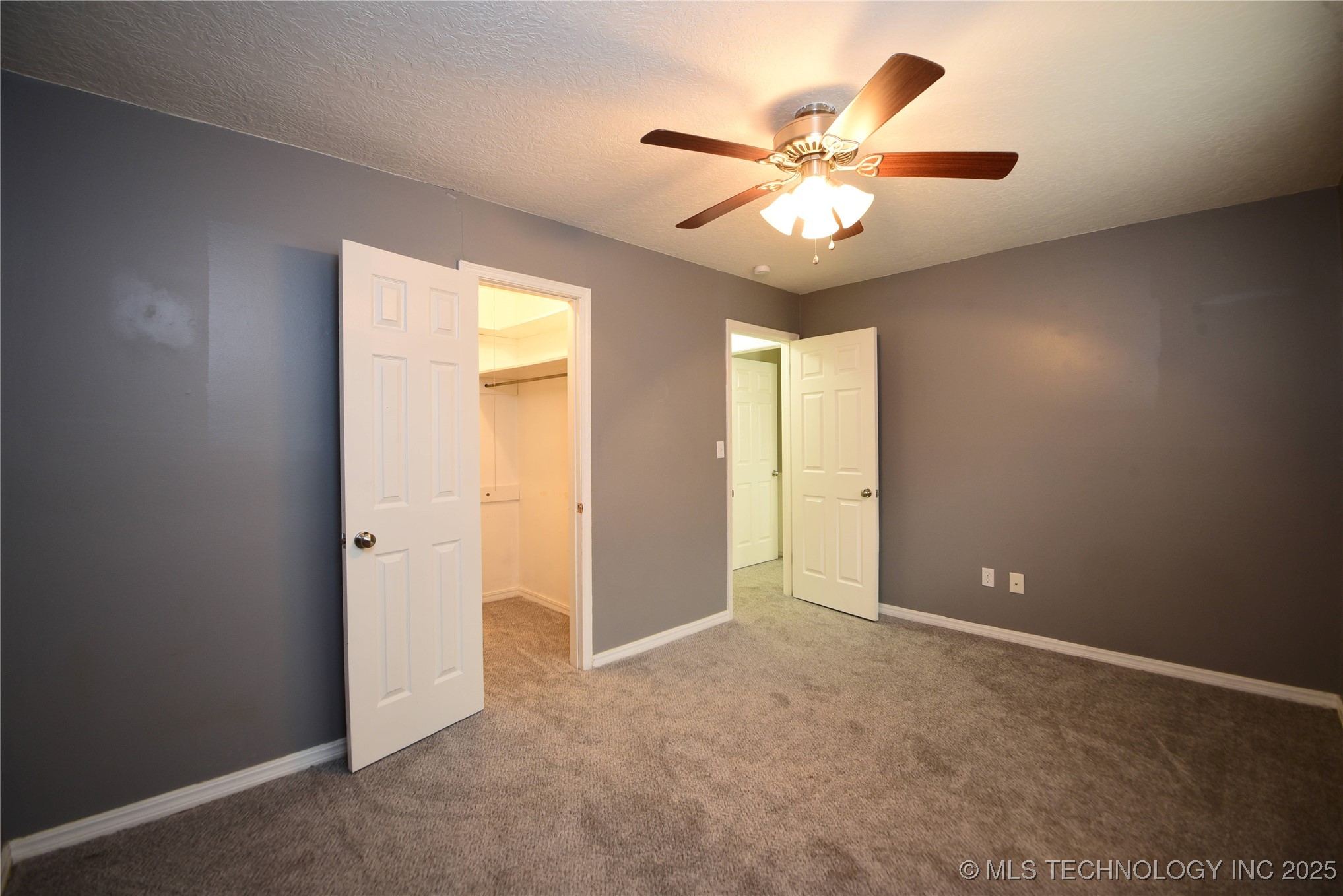 7811 S College Avenue Property Photo 19