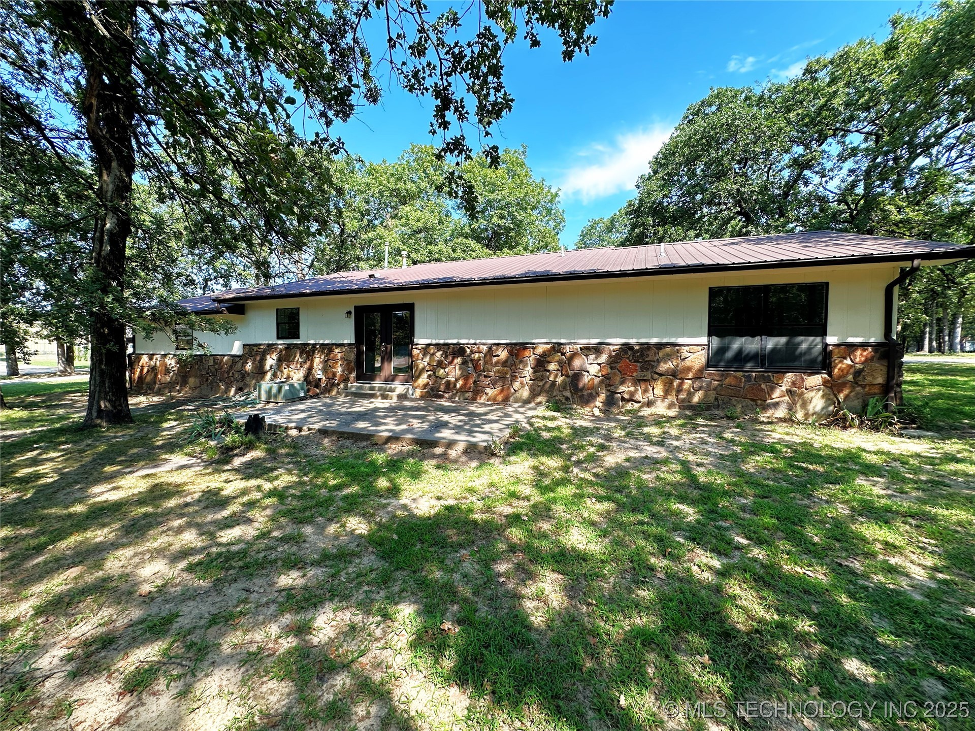 417308 Bridgeport Road Property Photo 4