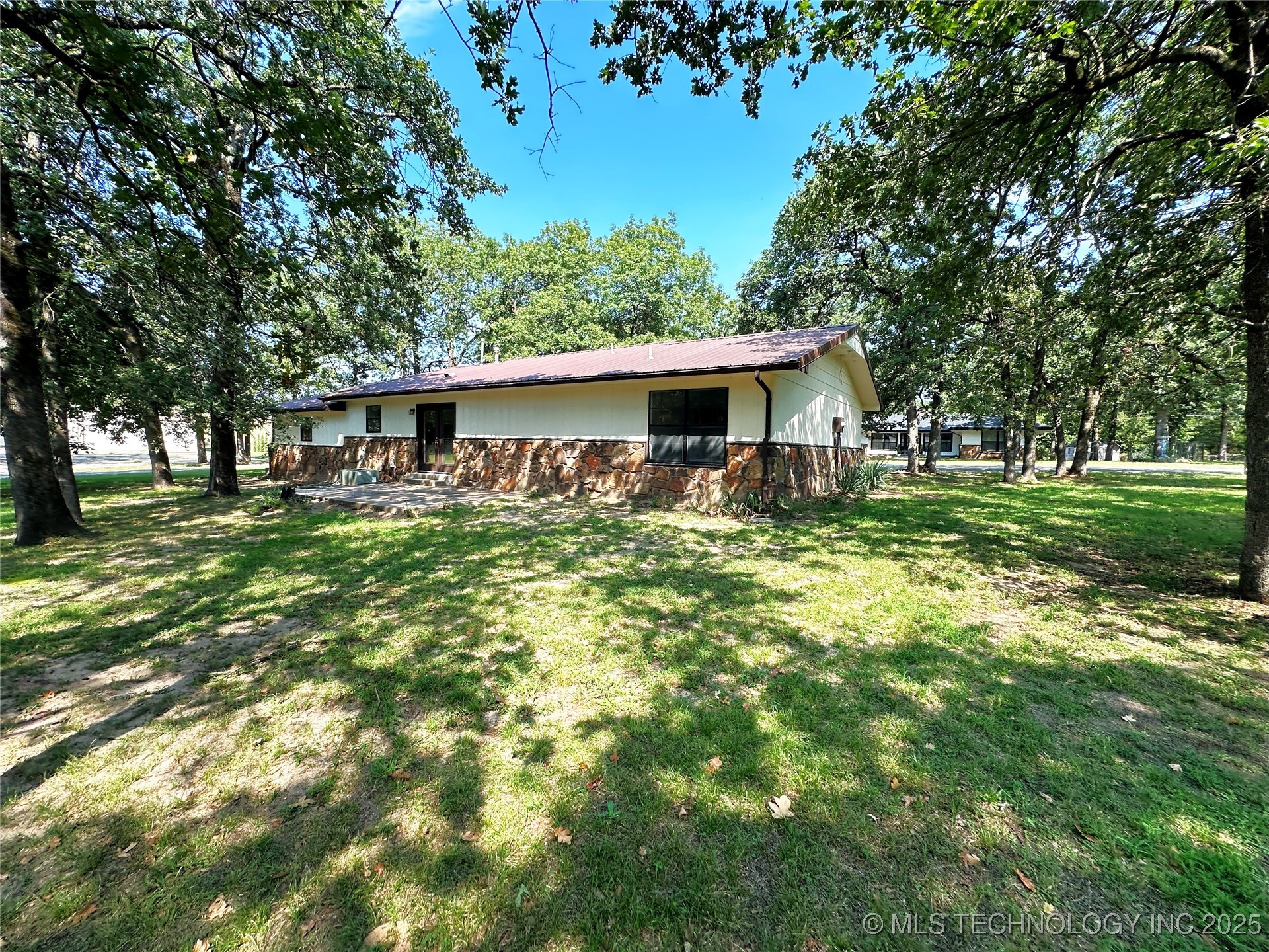 417308 Bridgeport Road Property Photo 5