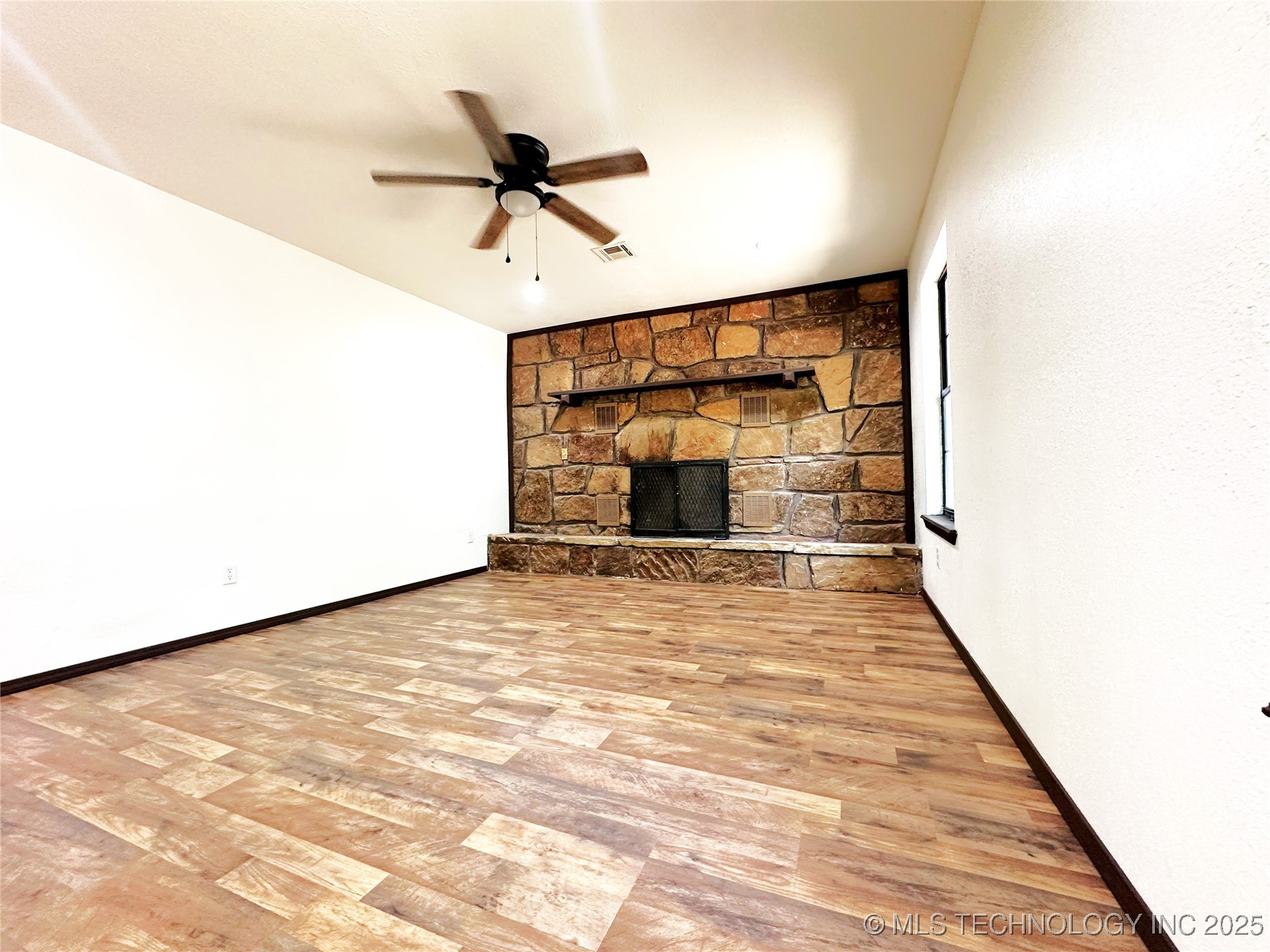 417308 Bridgeport Road Property Photo 11