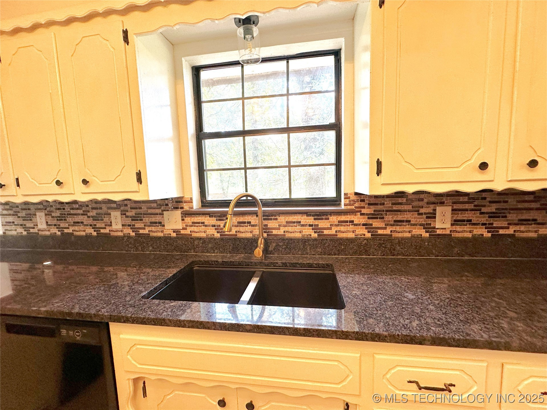 417308 Bridgeport Road Property Photo 19