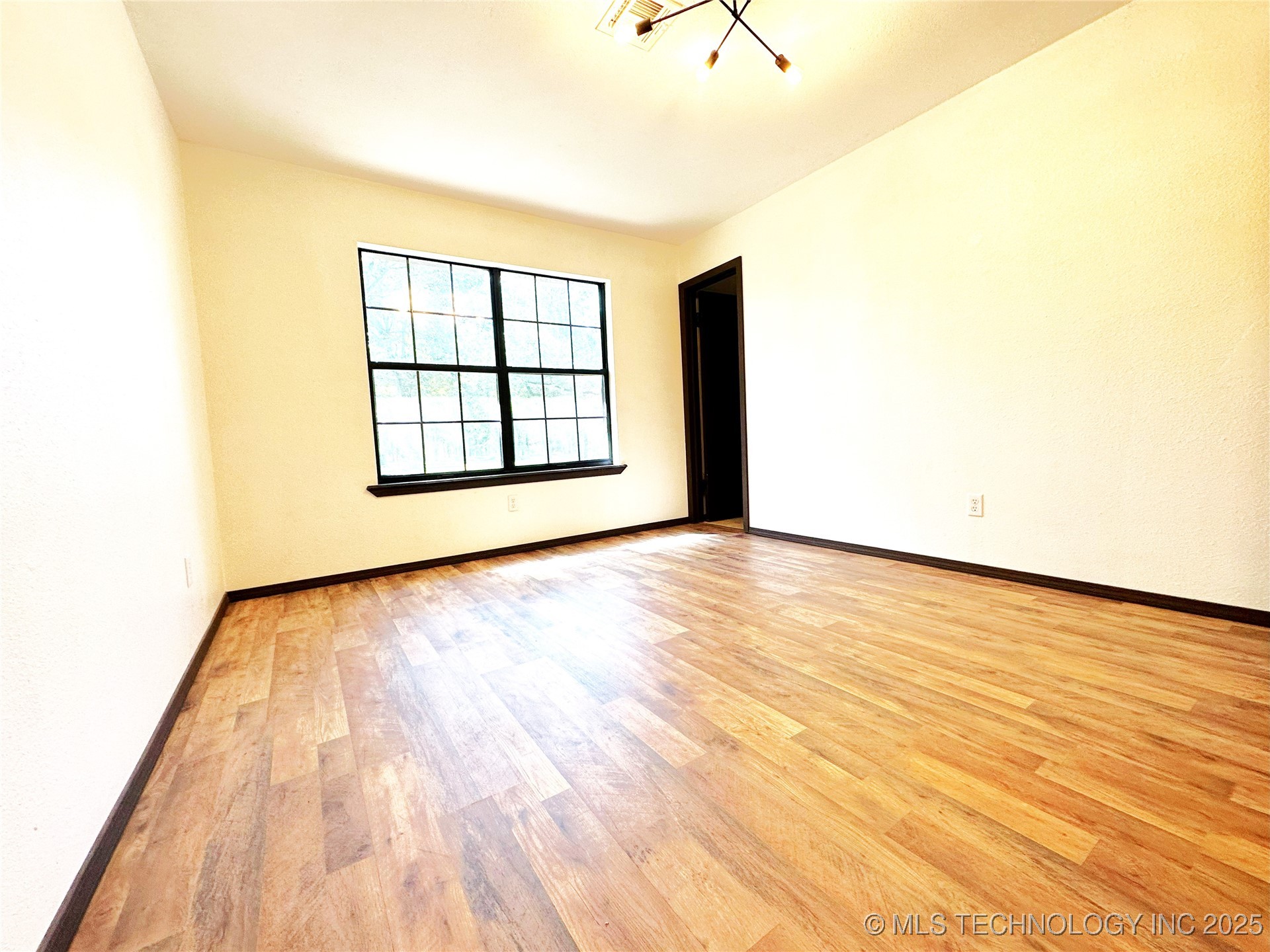 417308 Bridgeport Road Property Photo 36