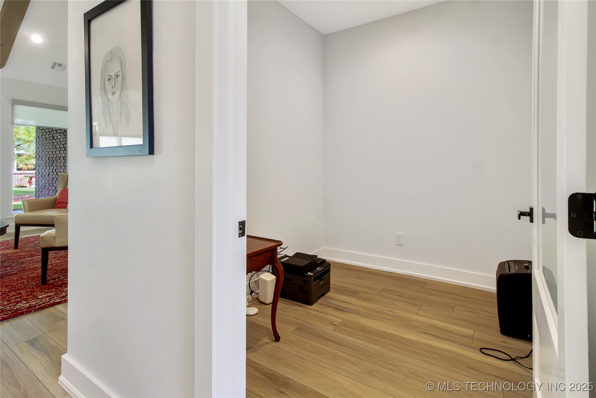 1105 W 86th Street Property Photo 6