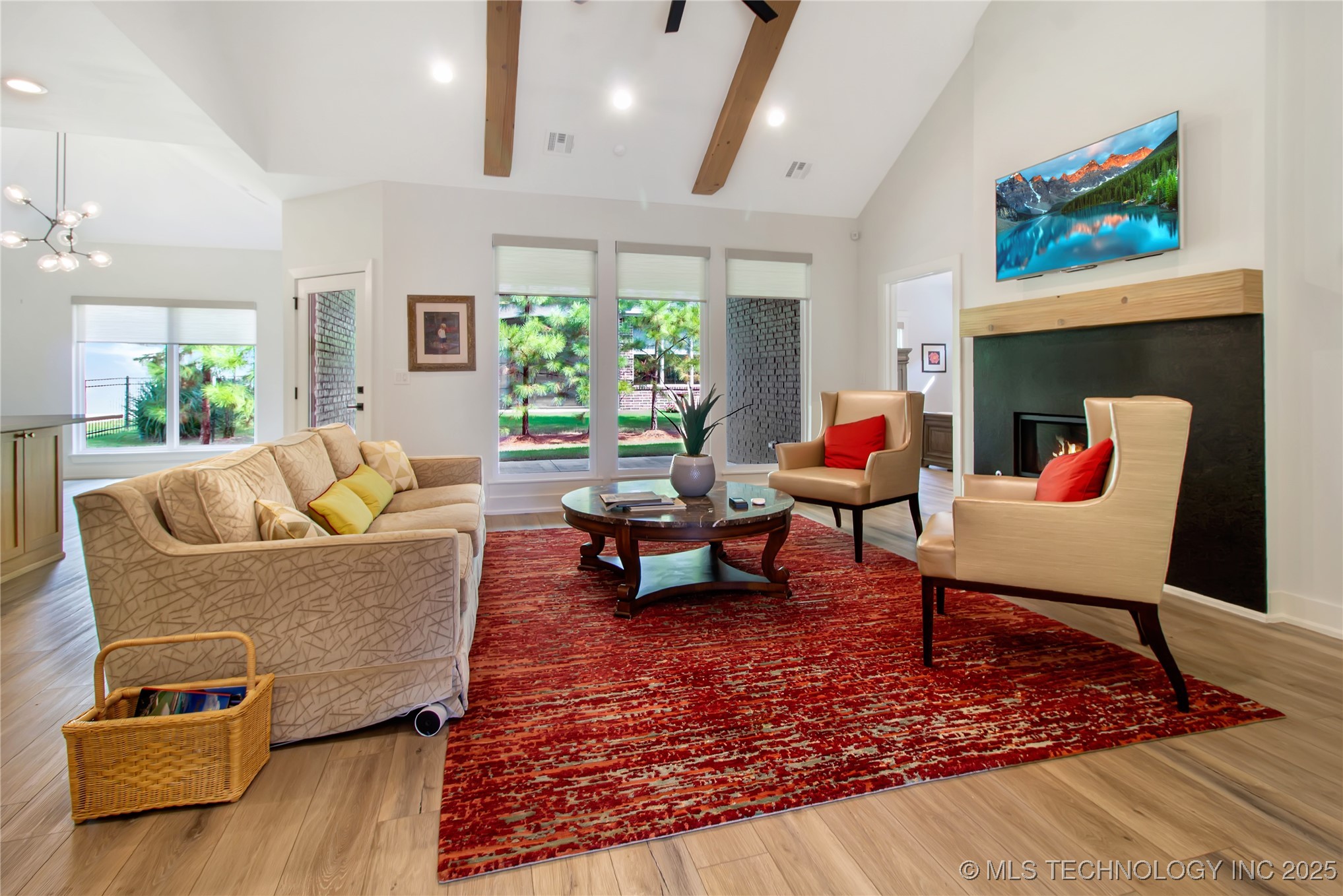 1105 W 86th Street Property Photo 7