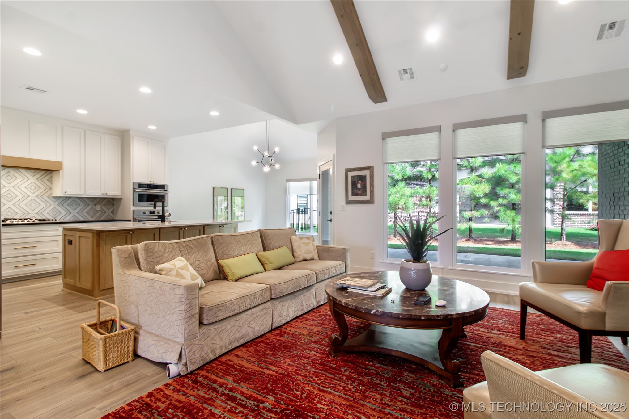 1105 W 86th Street Property Photo 8