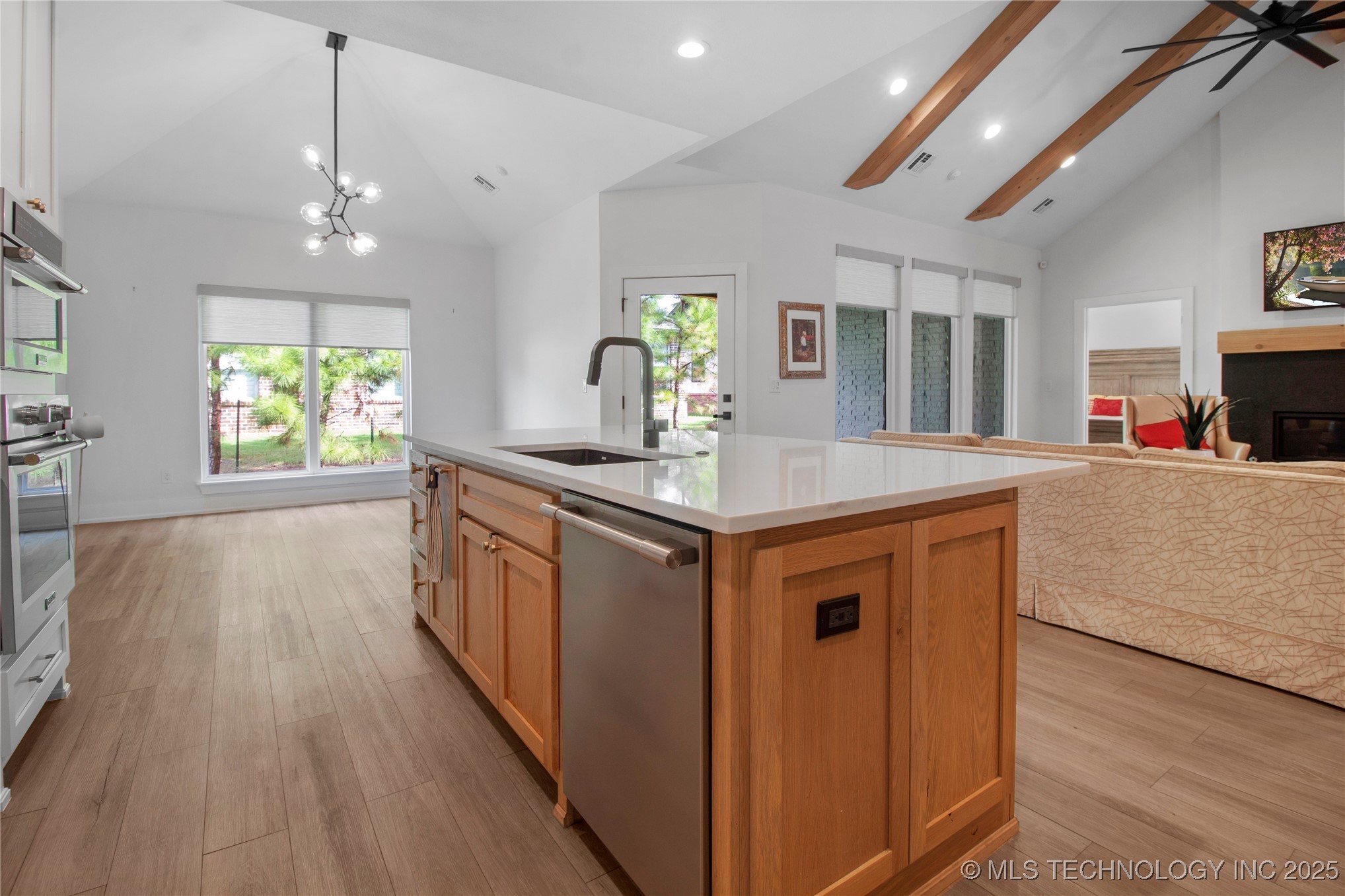 1105 W 86th Street Property Photo 14