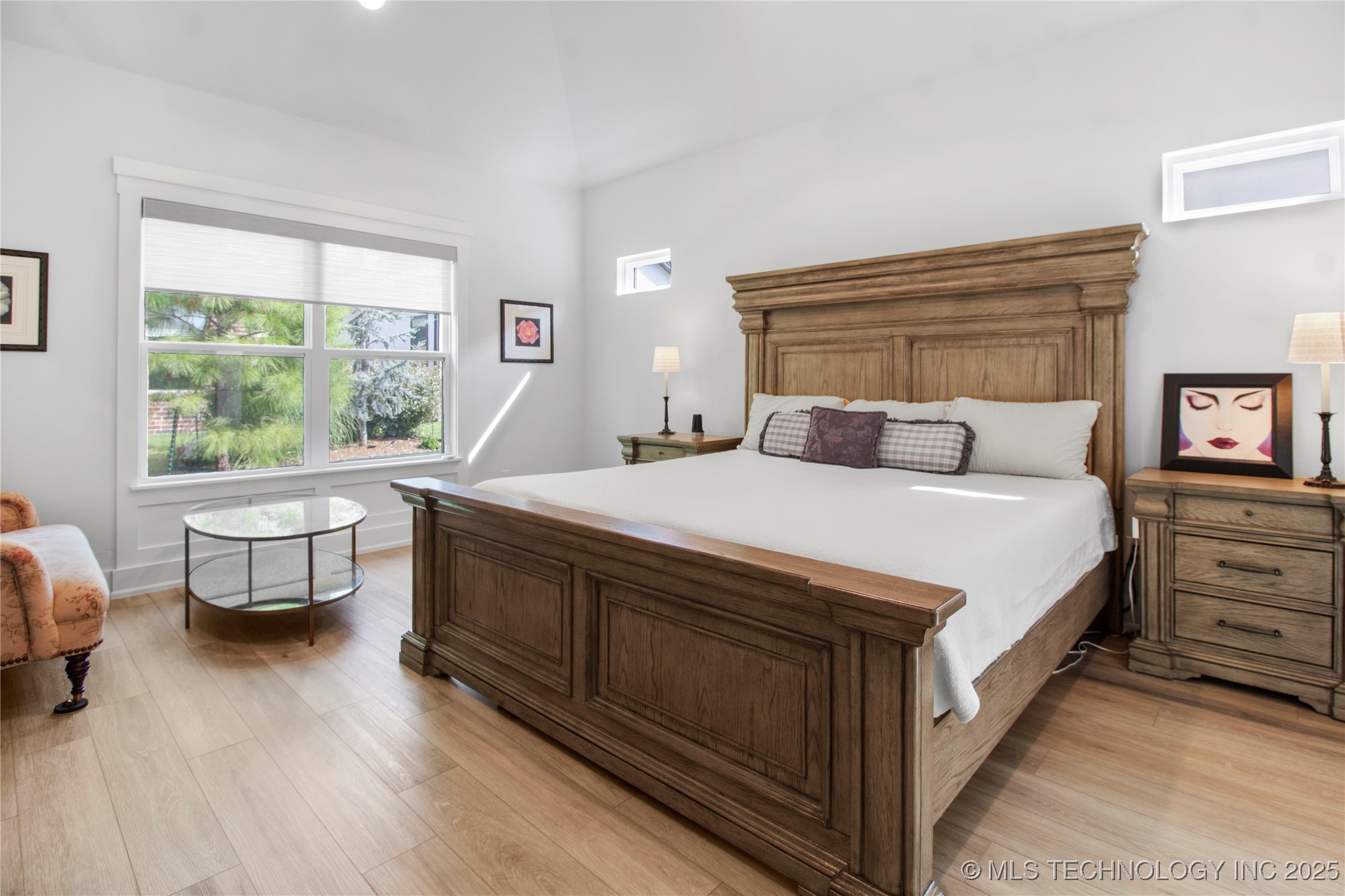 1105 W 86th Street Property Photo 16