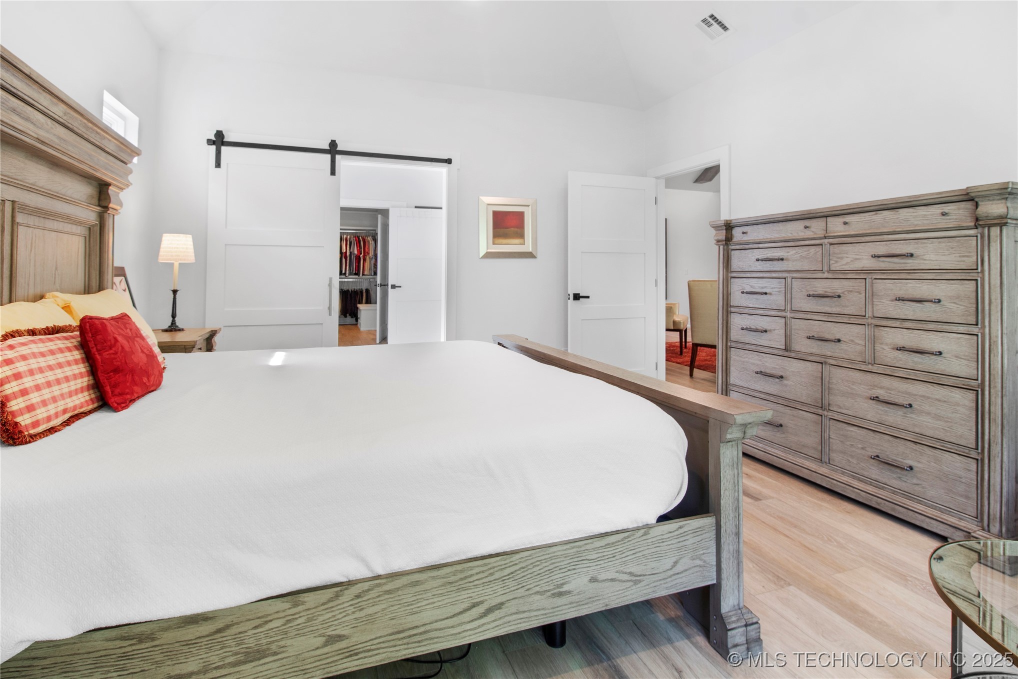 1105 W 86th Street Property Photo 17