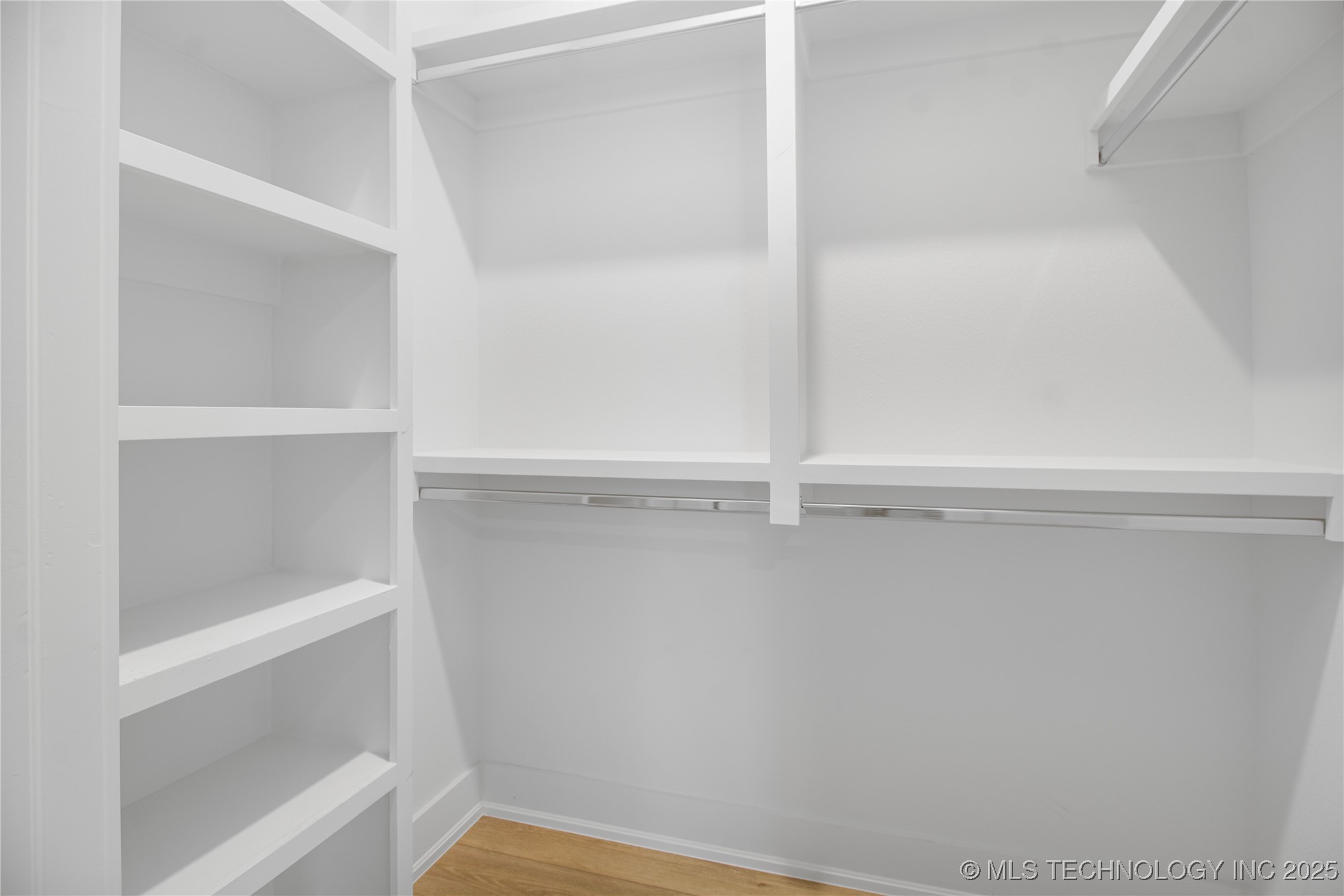 1105 W 86th Street Property Photo 25