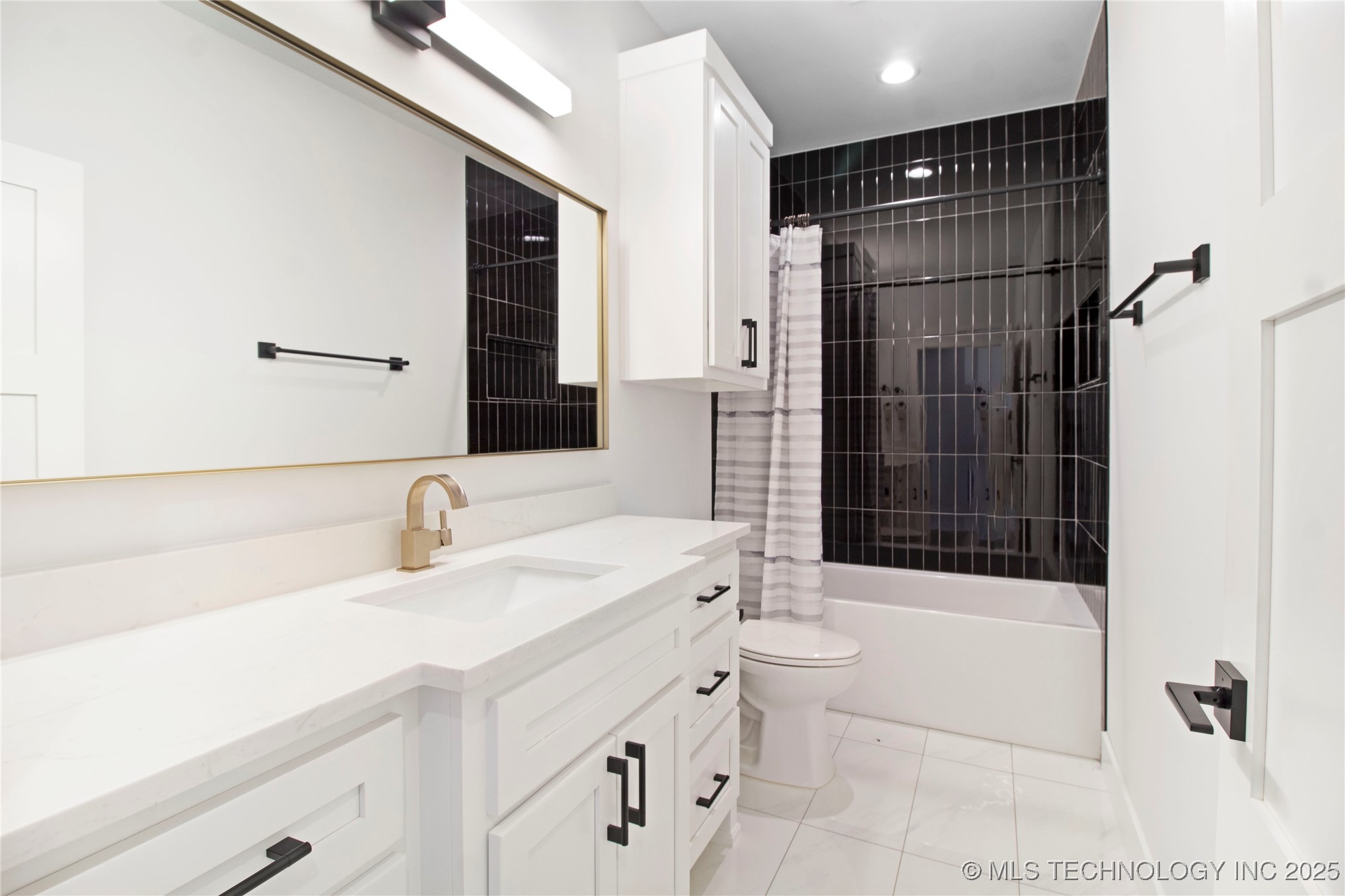 1105 W 86th Street Property Photo 28