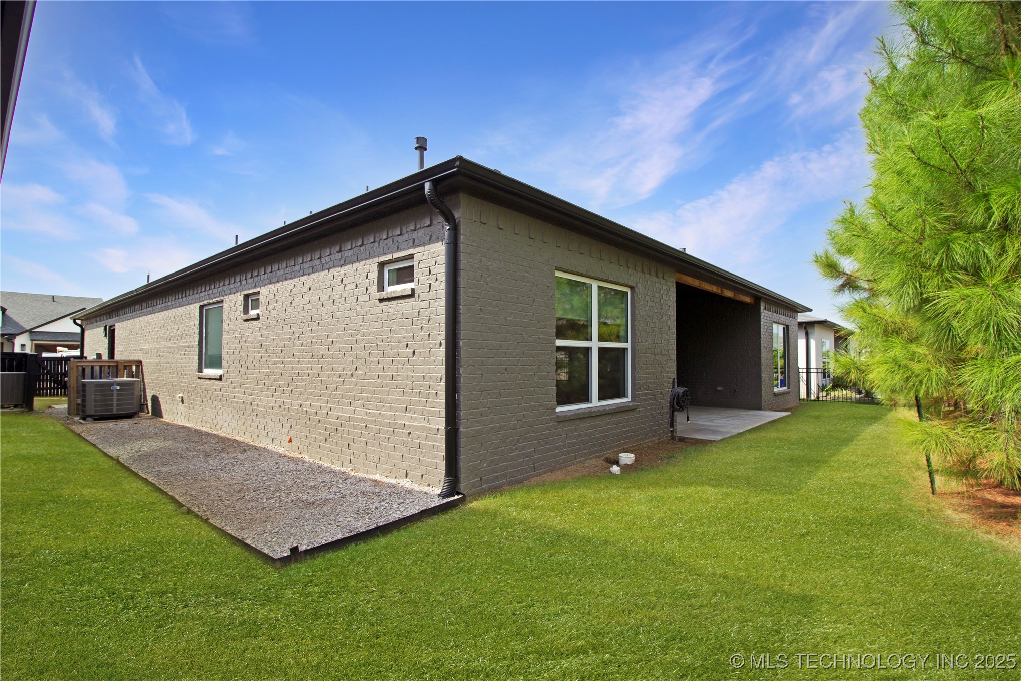 1105 W 86th Street Property Photo 30