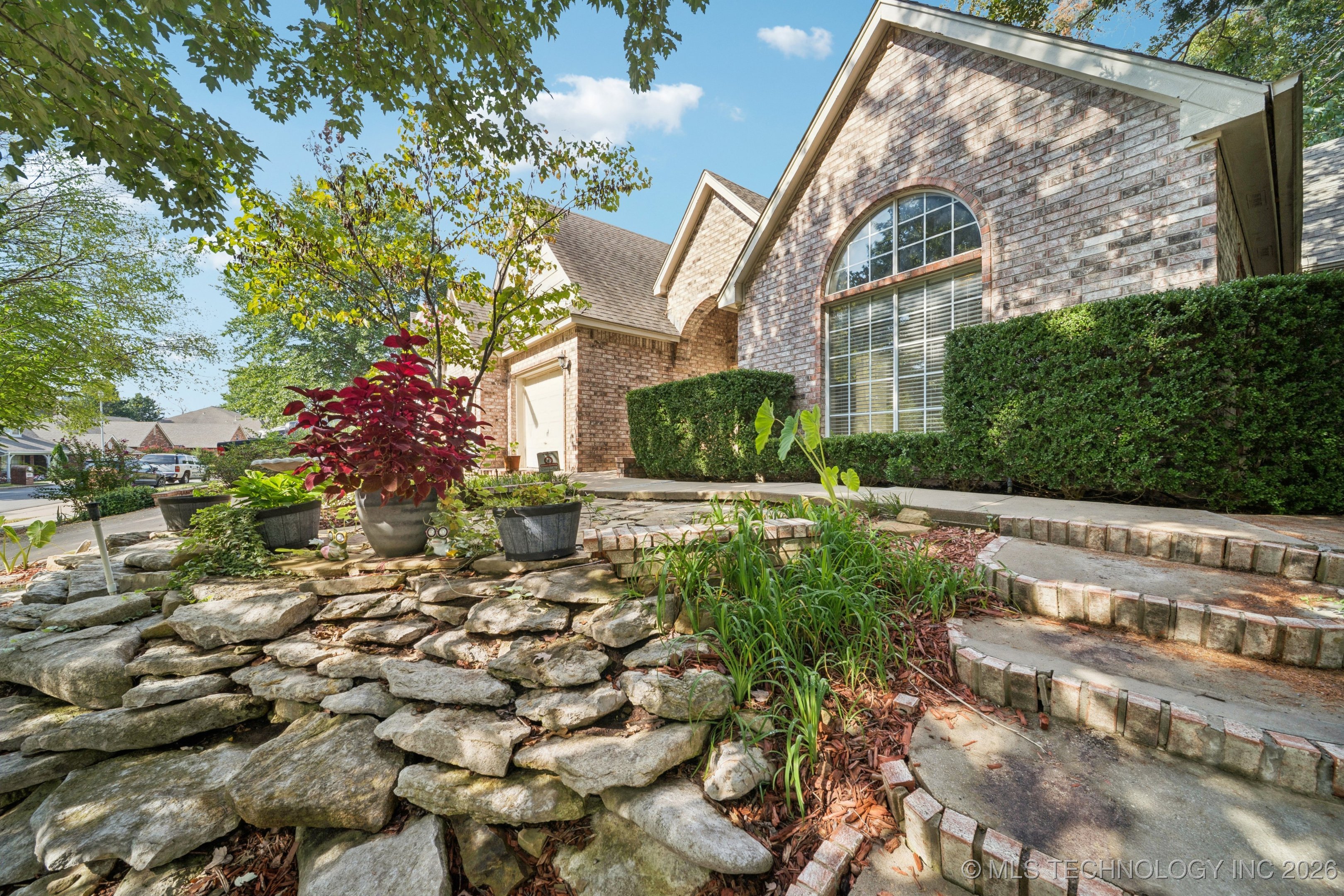 914 Ivy Lane Property Photo 5