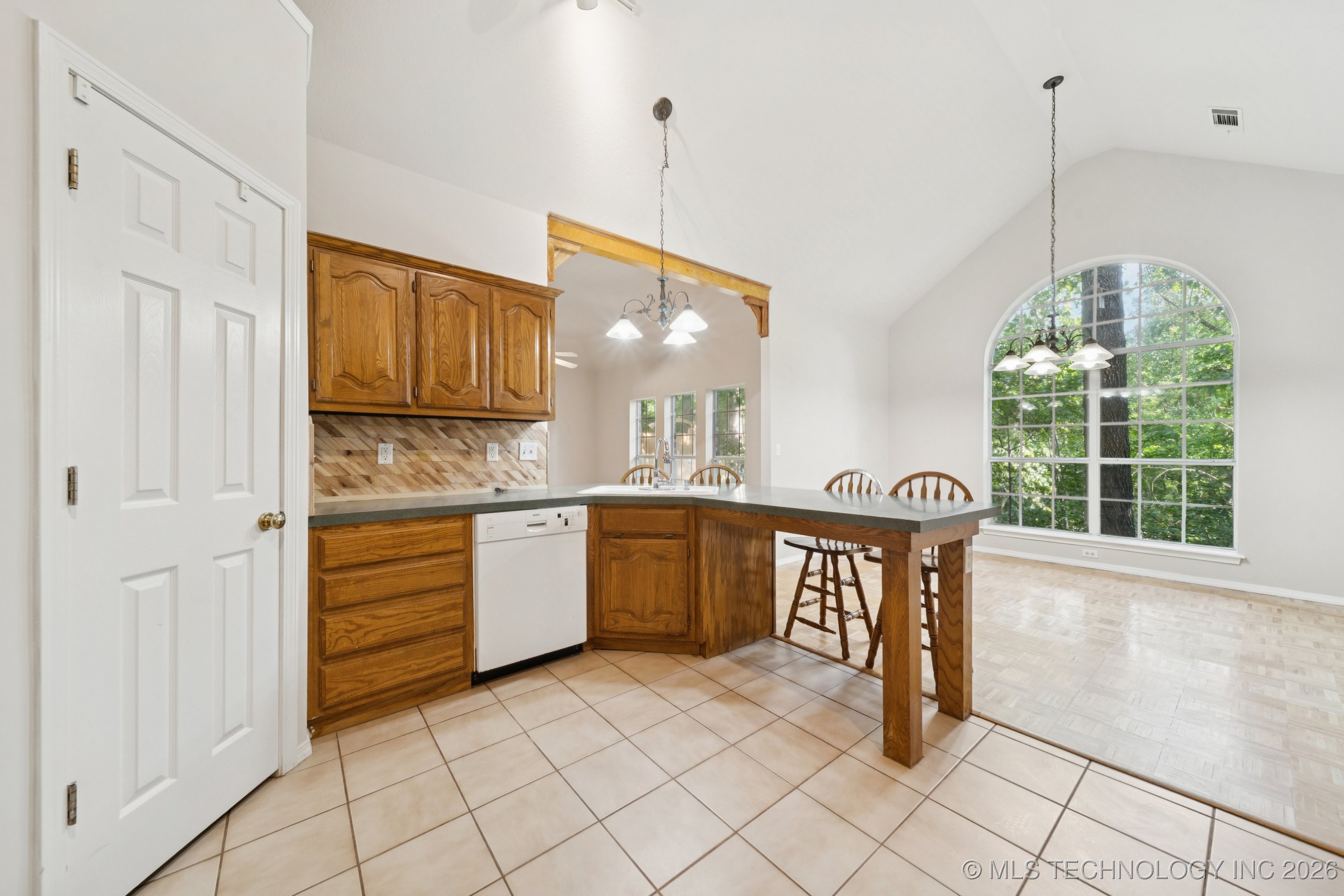 914 Ivy Lane Property Photo 16