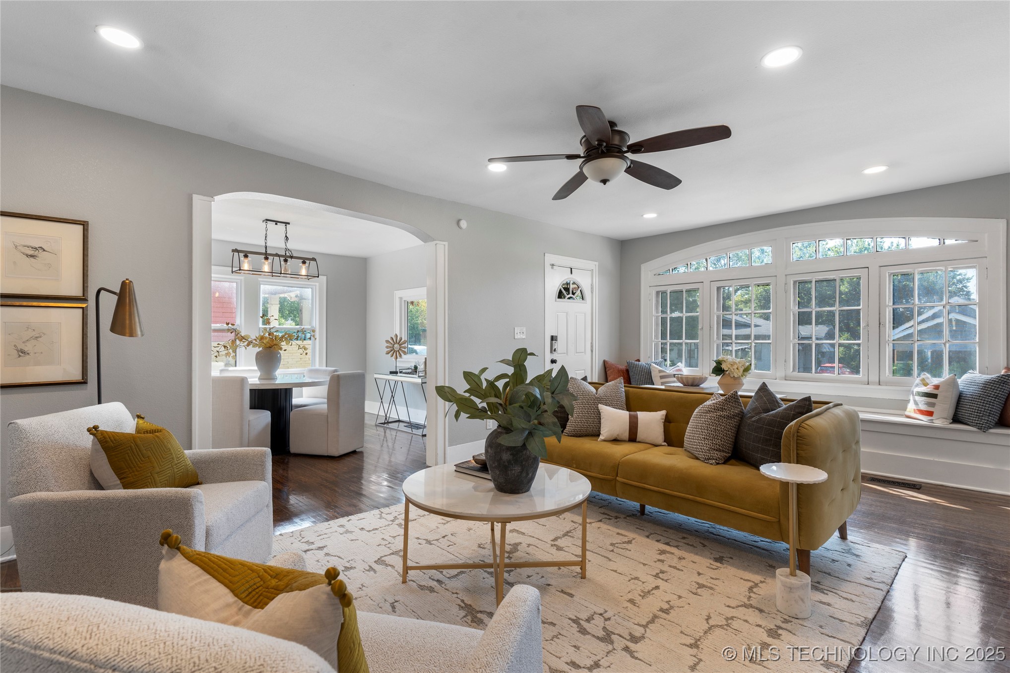 1815 W Cameron Street Property Photo 2