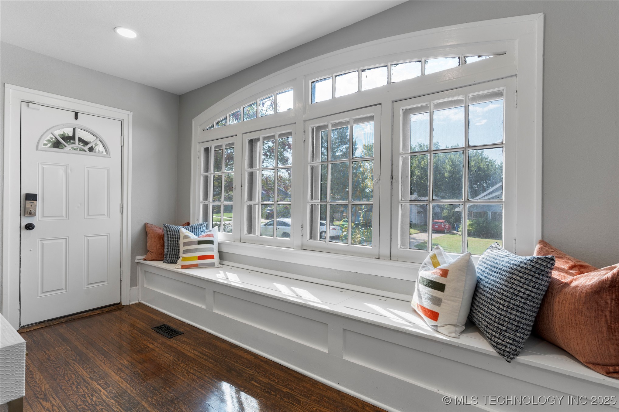 1815 W Cameron Street Property Photo 6