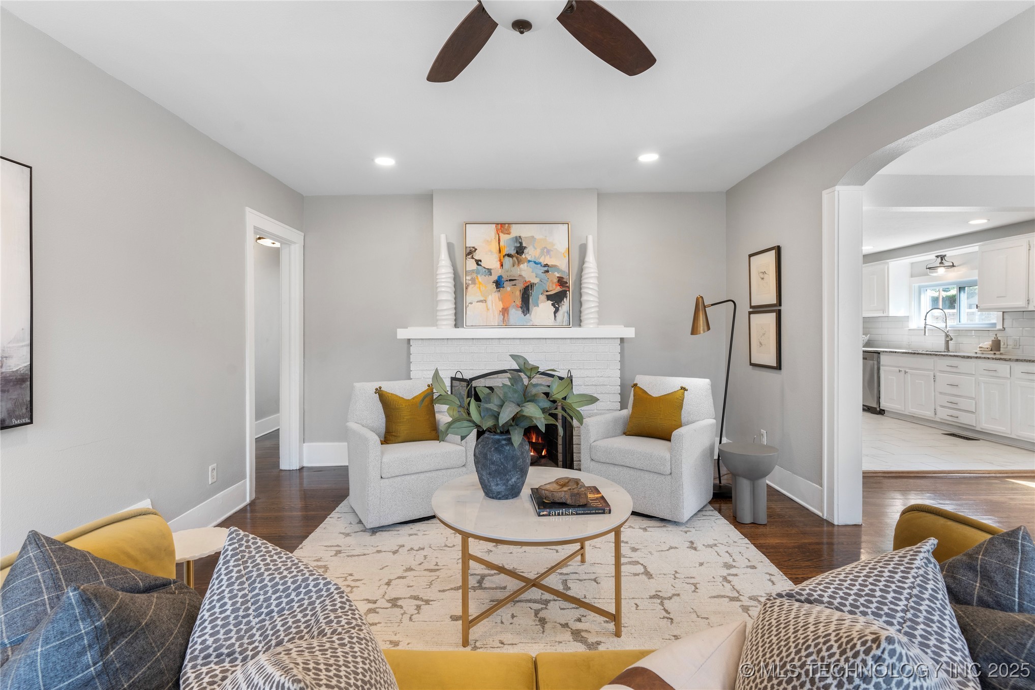 1815 W Cameron Street Property Photo 8