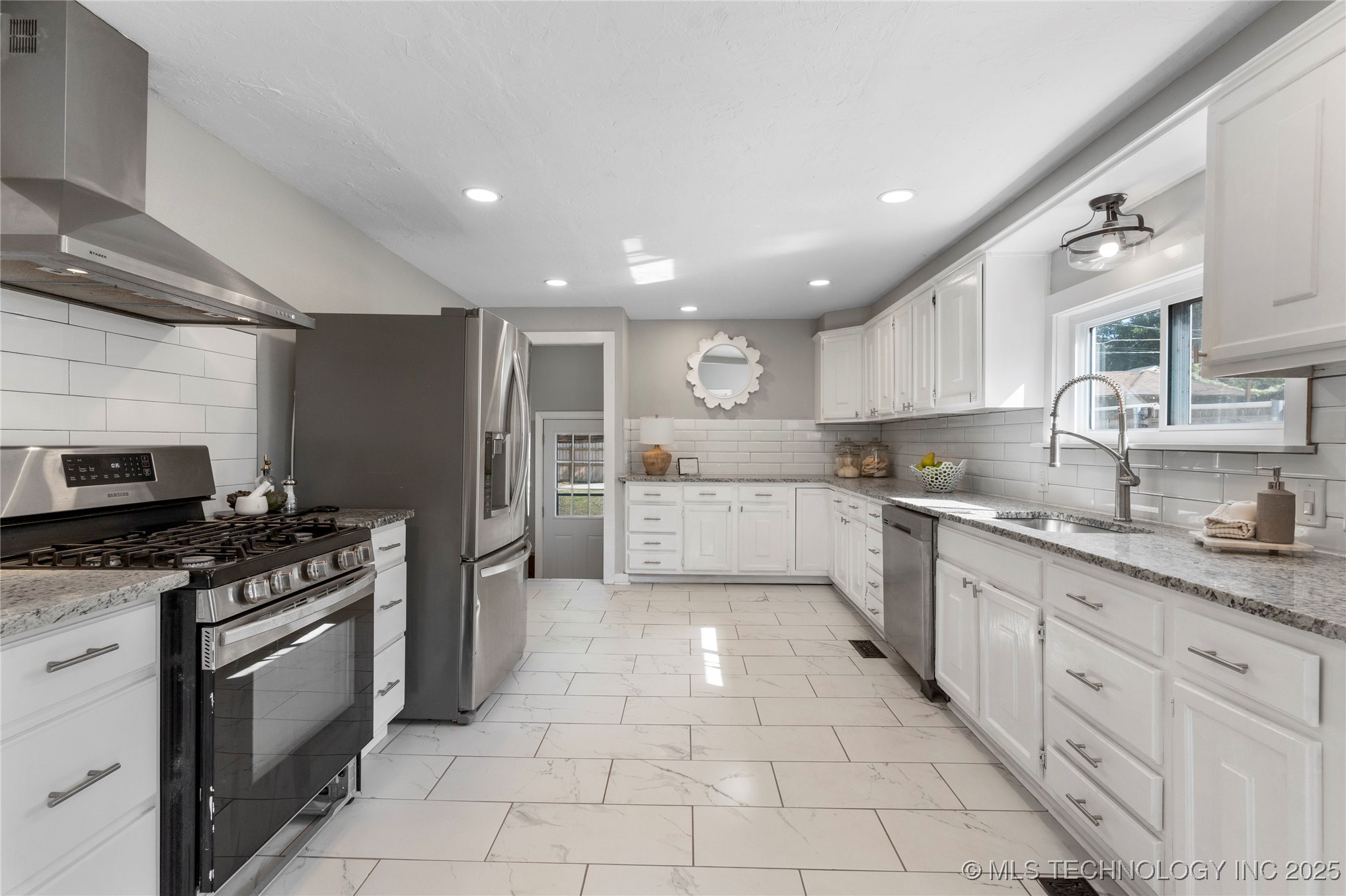 1815 W Cameron Street Property Photo 13