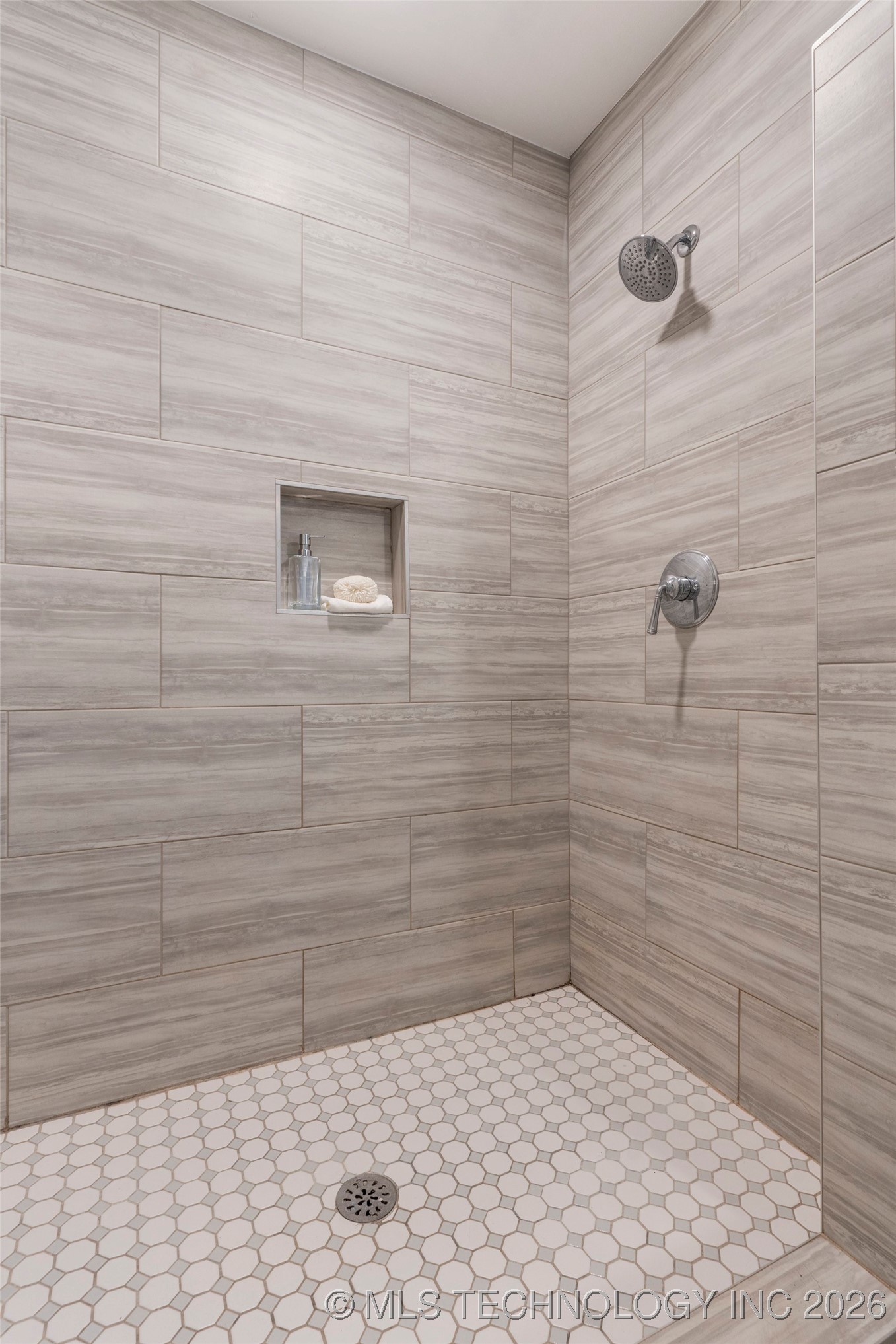 1815 W Cameron Street Property Photo 24