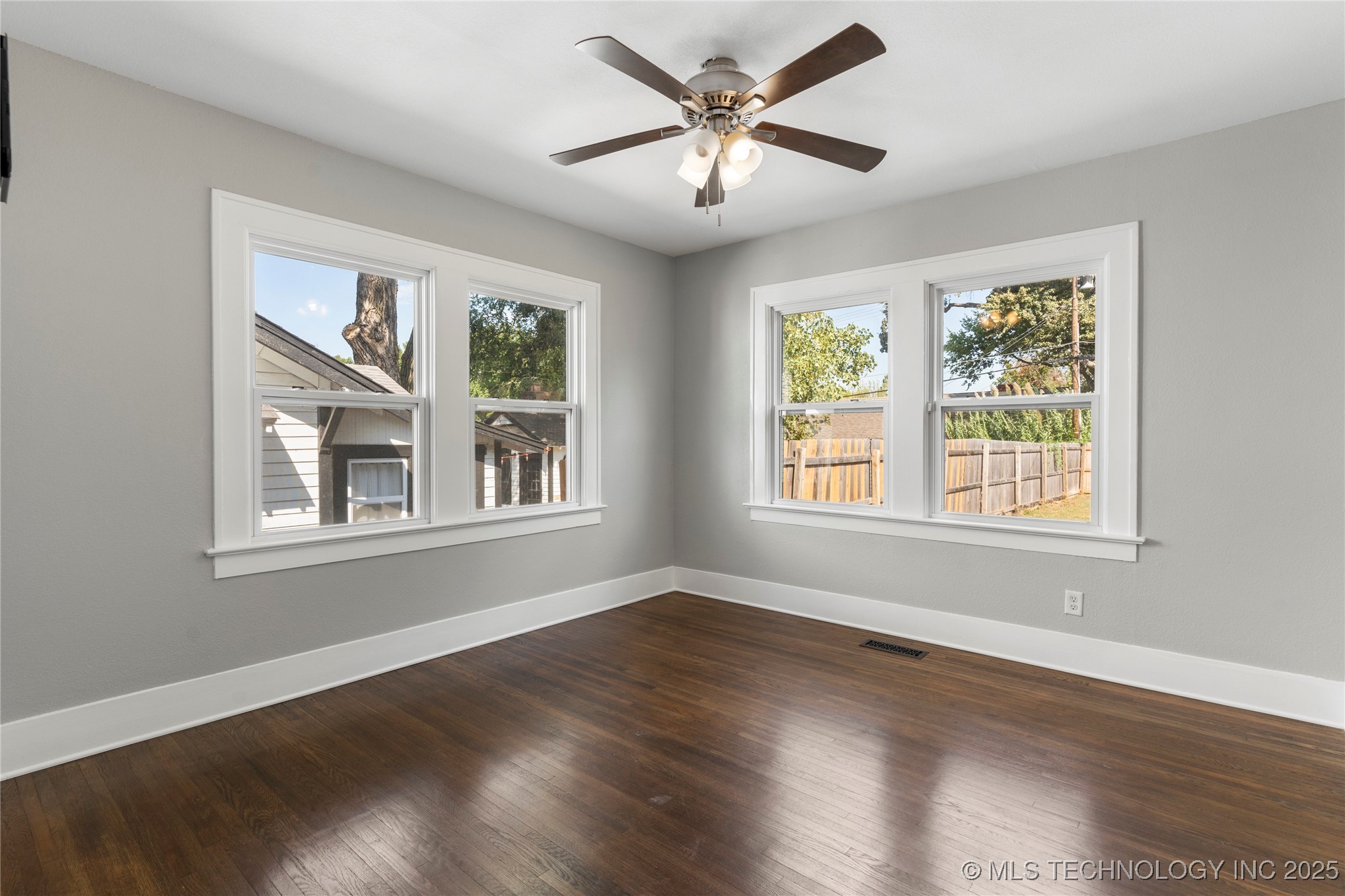 1815 W Cameron Street Property Photo 30