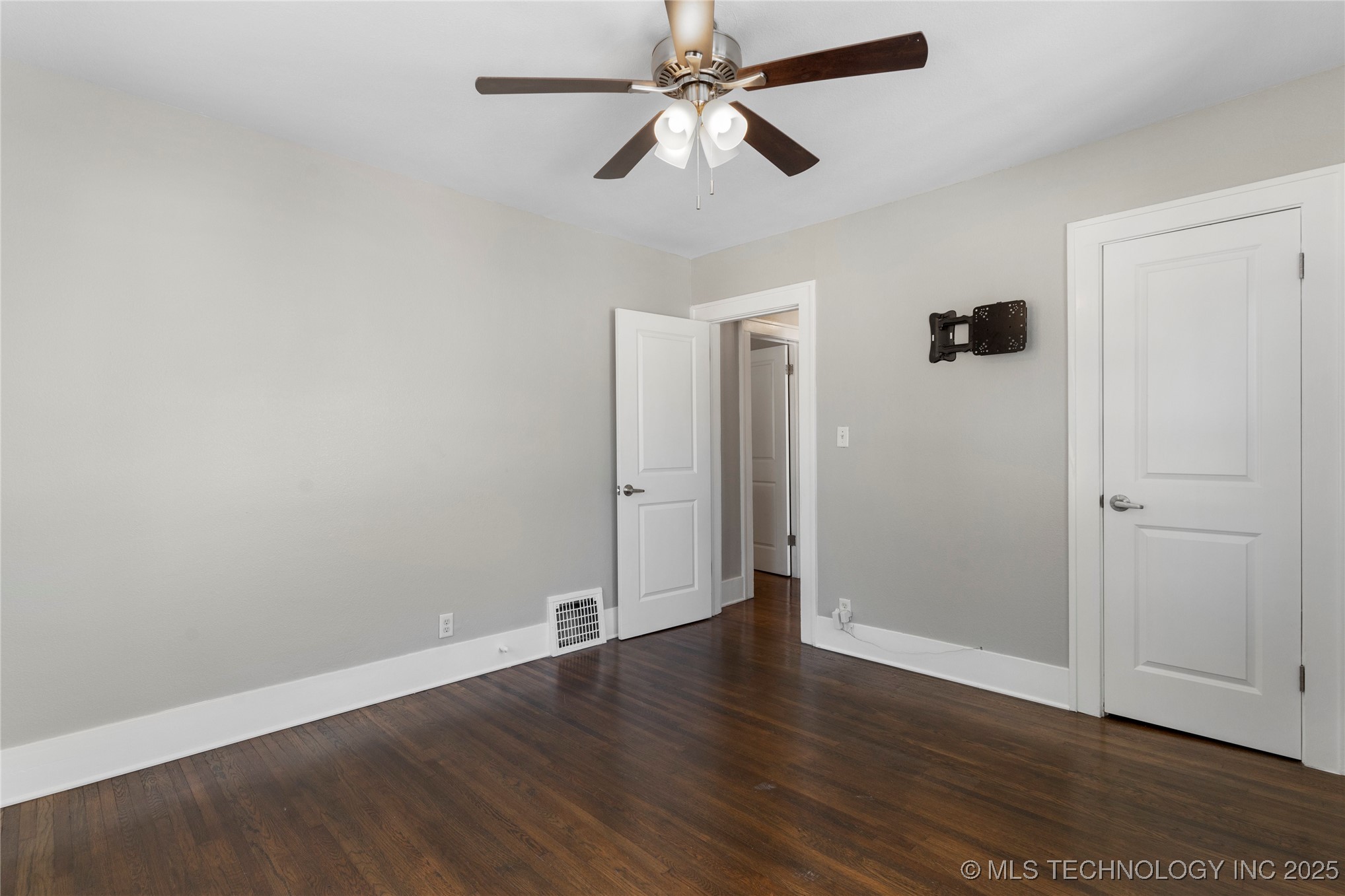 1815 W Cameron Street Property Photo 31