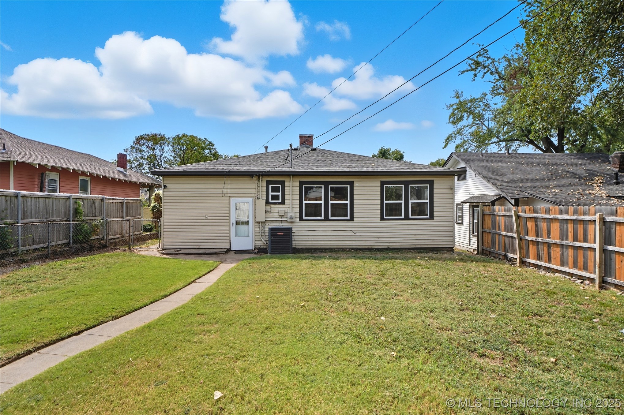 1815 W Cameron Street Property Photo 40