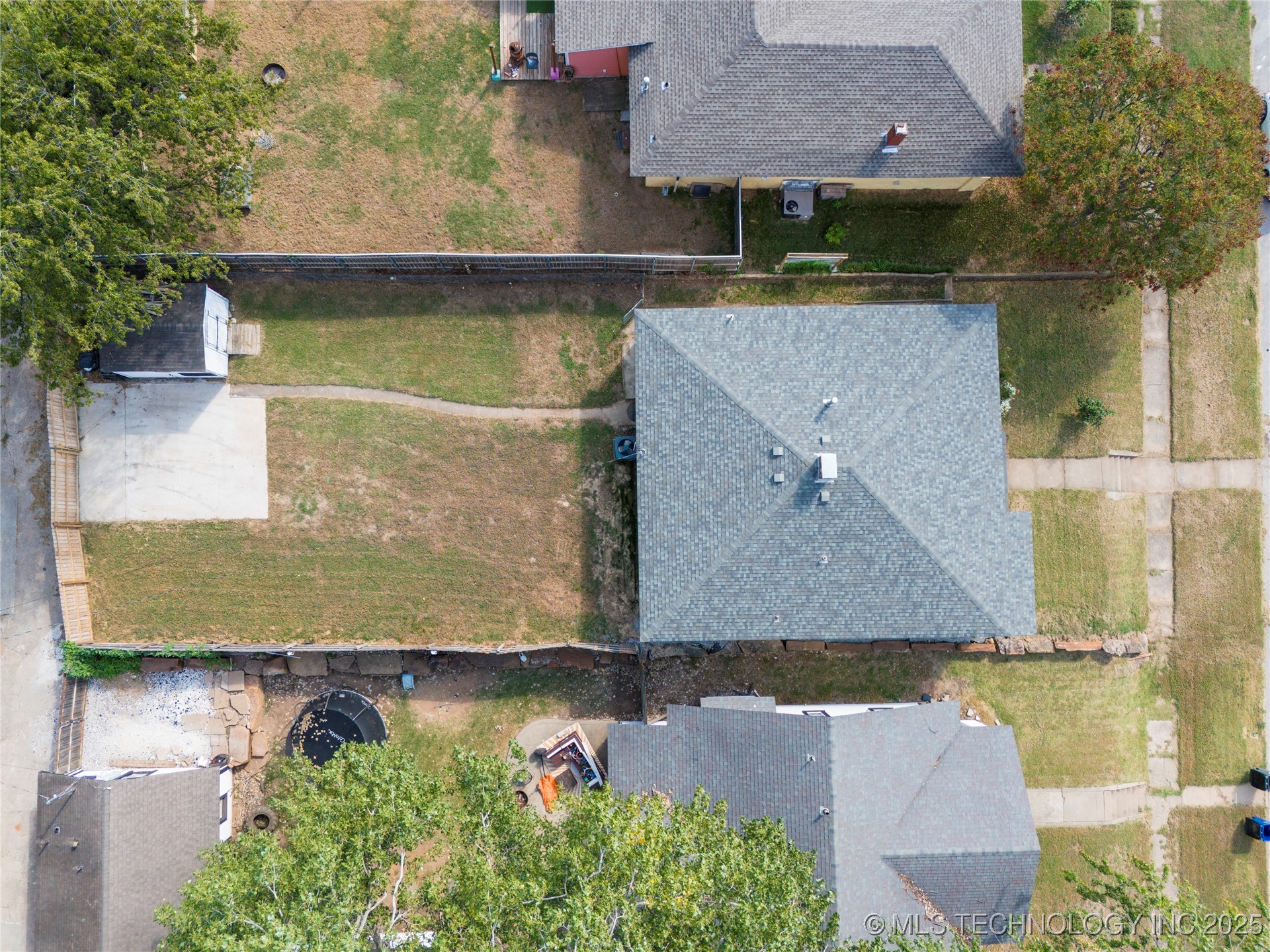 1815 W Cameron Street Property Photo 45