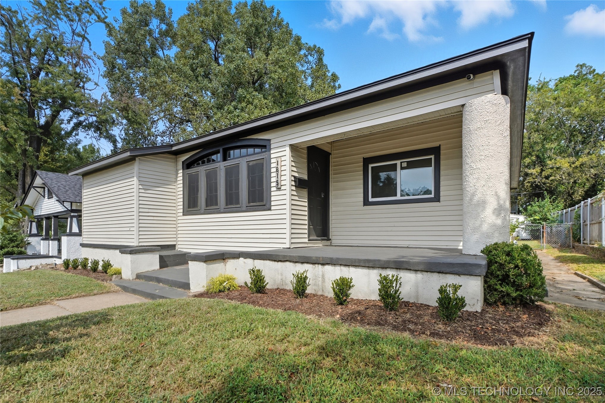 1815 W Cameron Street Property Photo 46