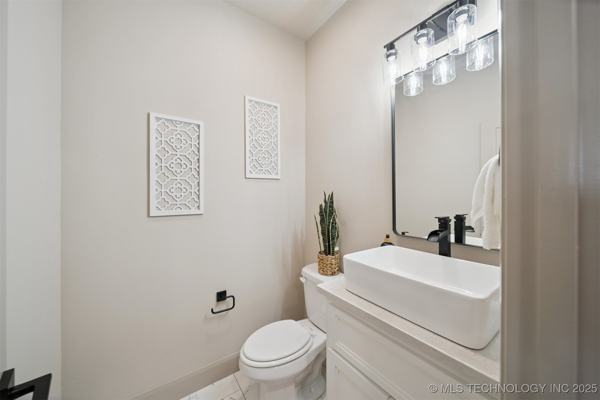 1833 N Troost Avenue Property Photo 10