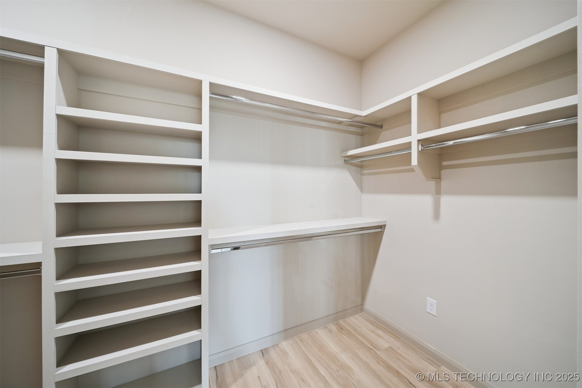 1833 N Troost Avenue Property Photo 28