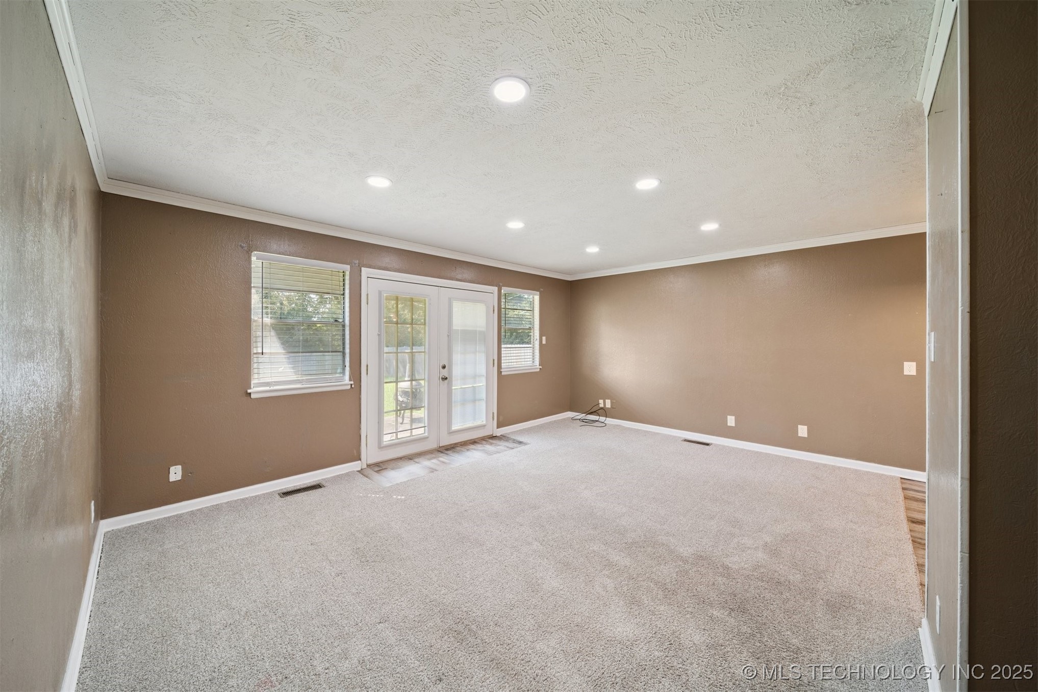 2815 Monta Place Property Photo 6