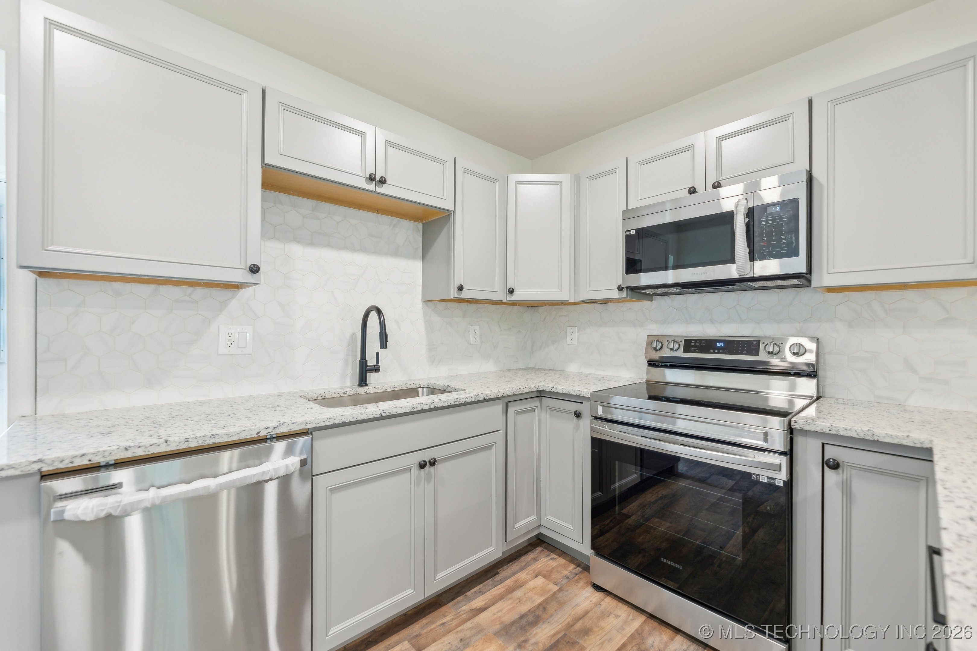 1006 N K Street Property Photo 9