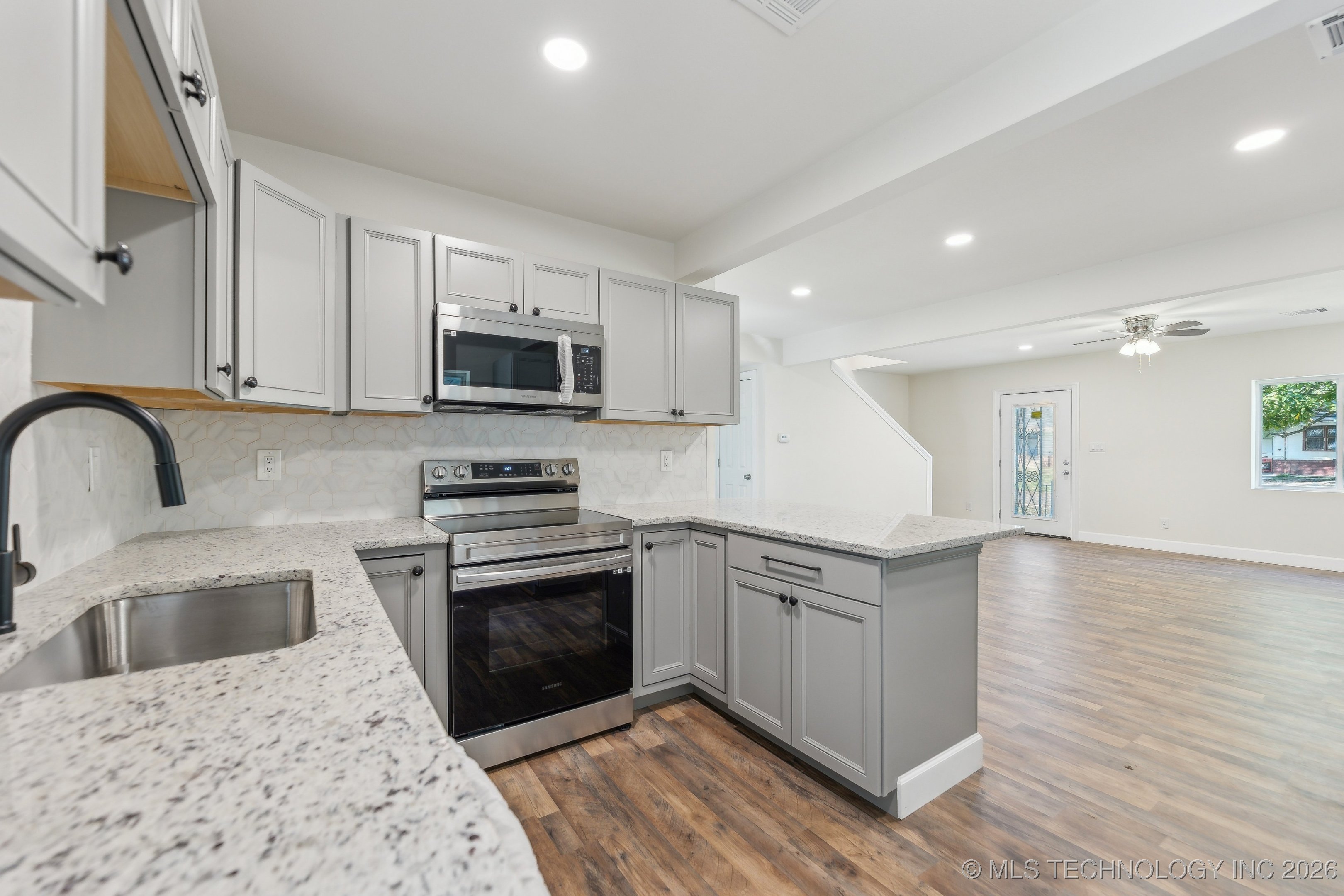 1006 N K Street Property Photo 10