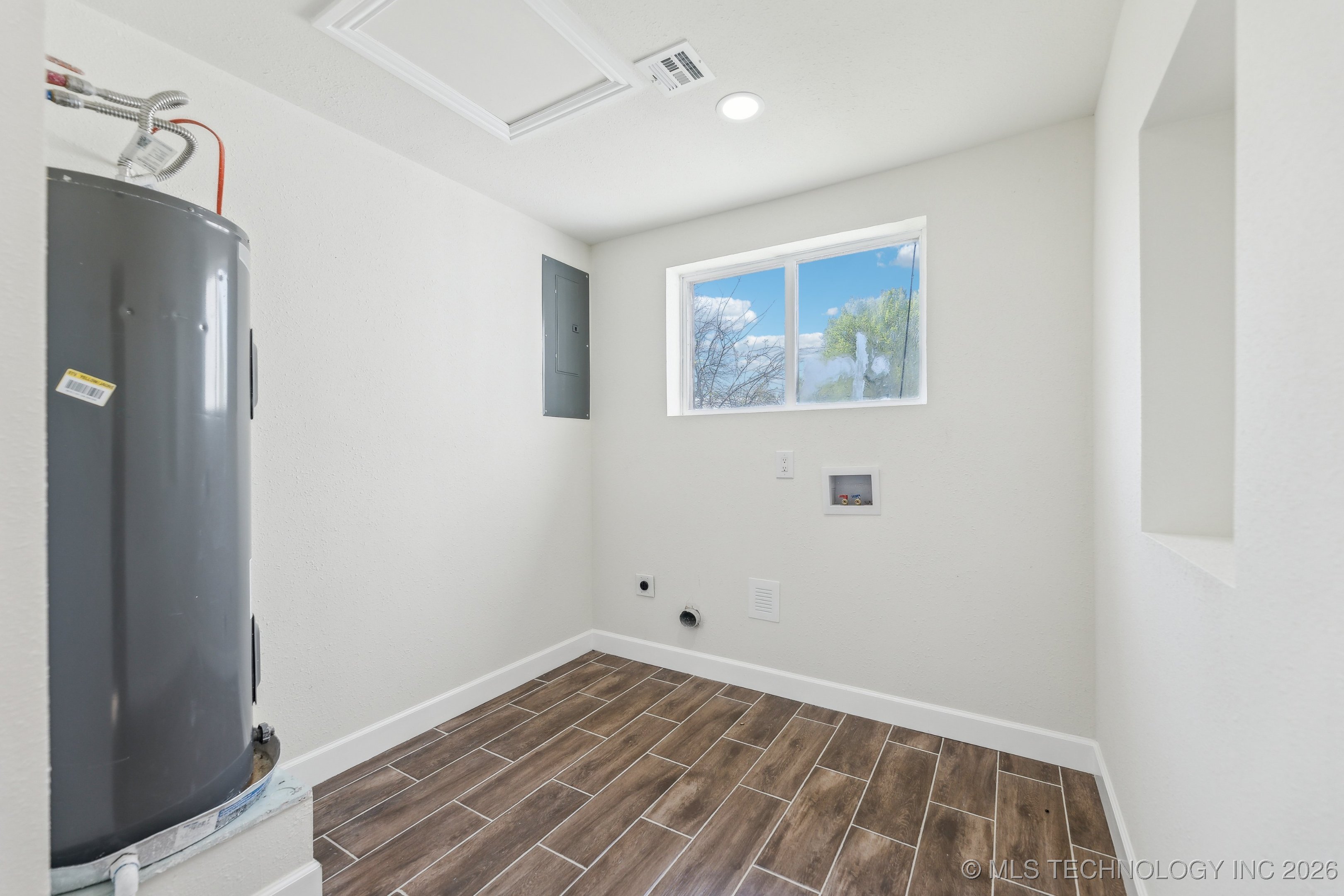 1006 N K Street Property Photo 11